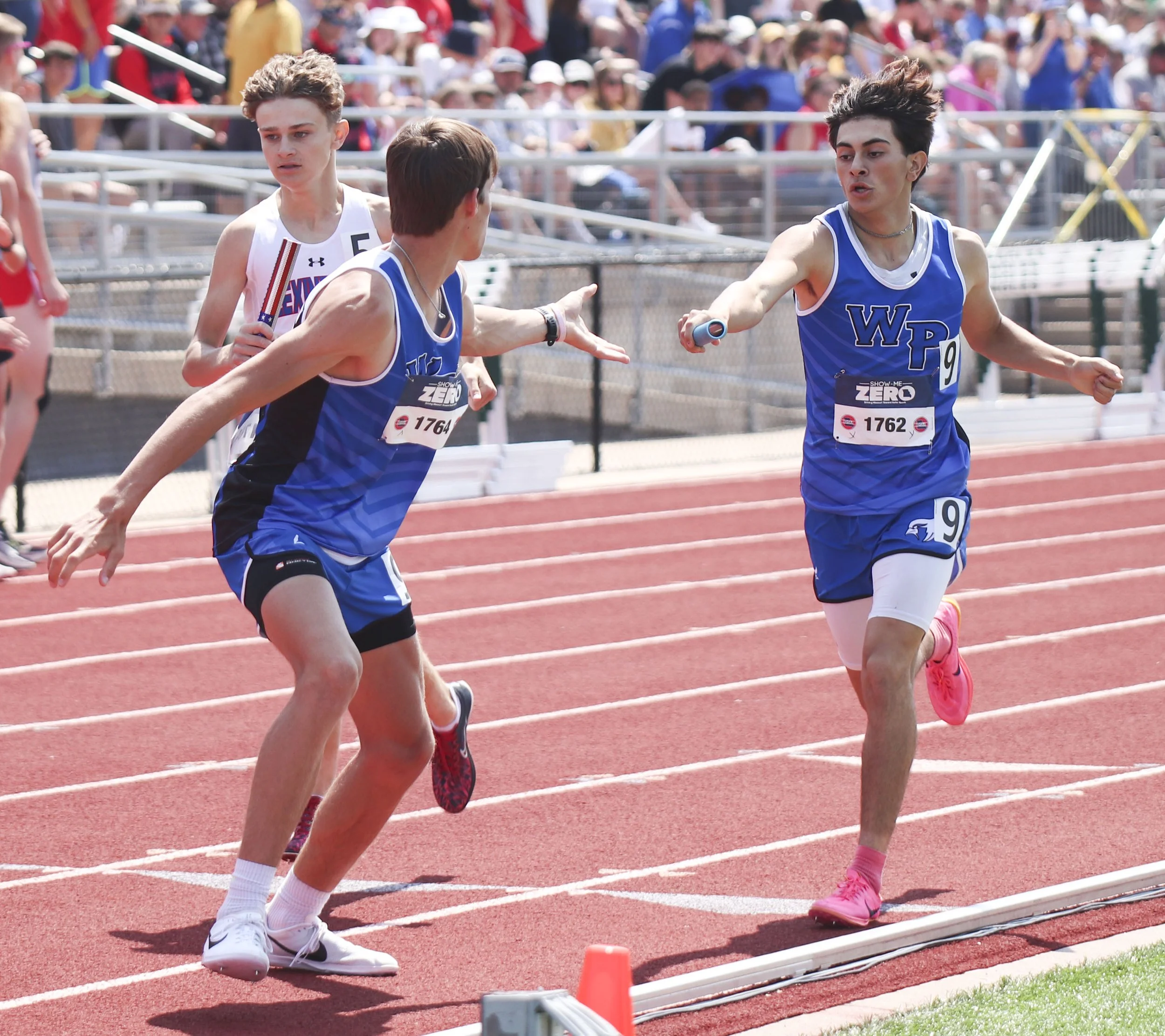 Boys 4x400 - Jonah to Tristan.jpg