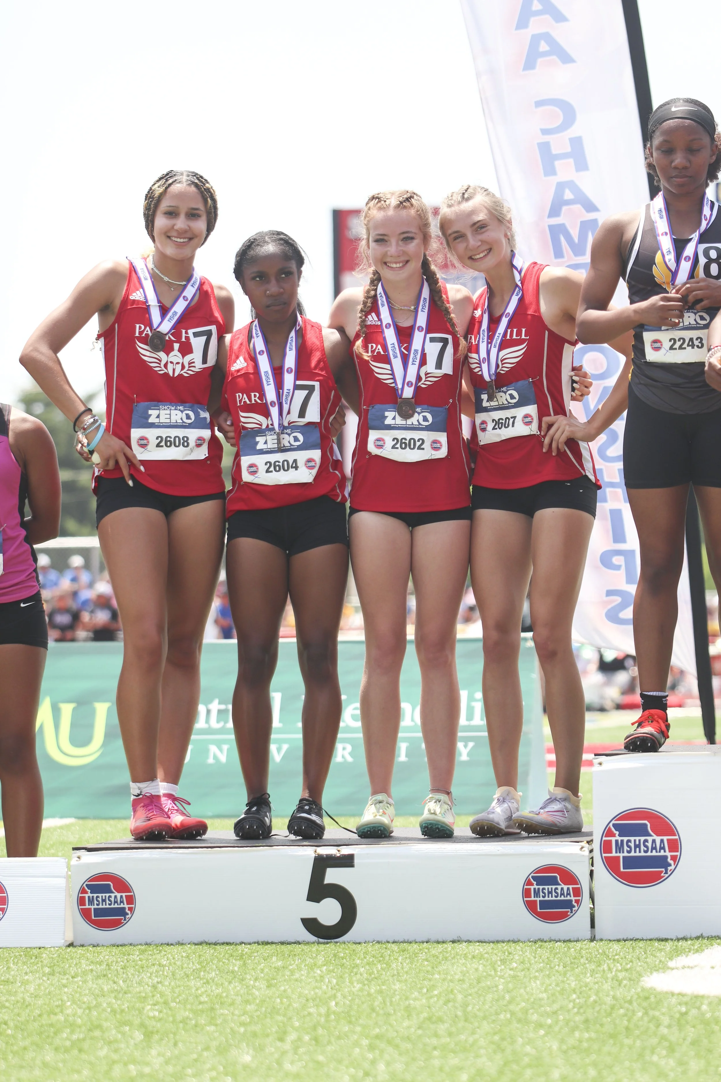 4x100 - podium.jpg