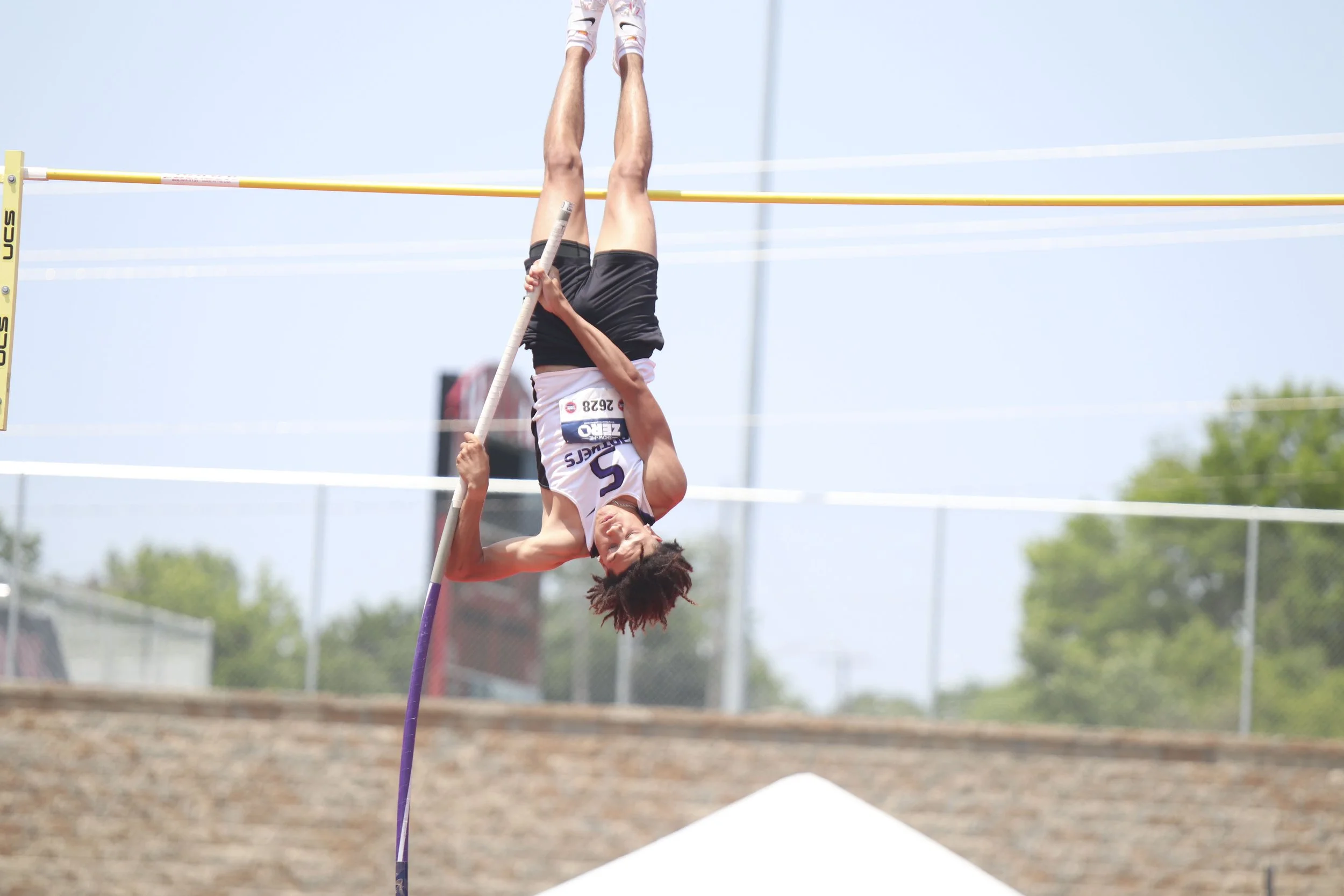 TJ McGhee - pole vault_3.jpg