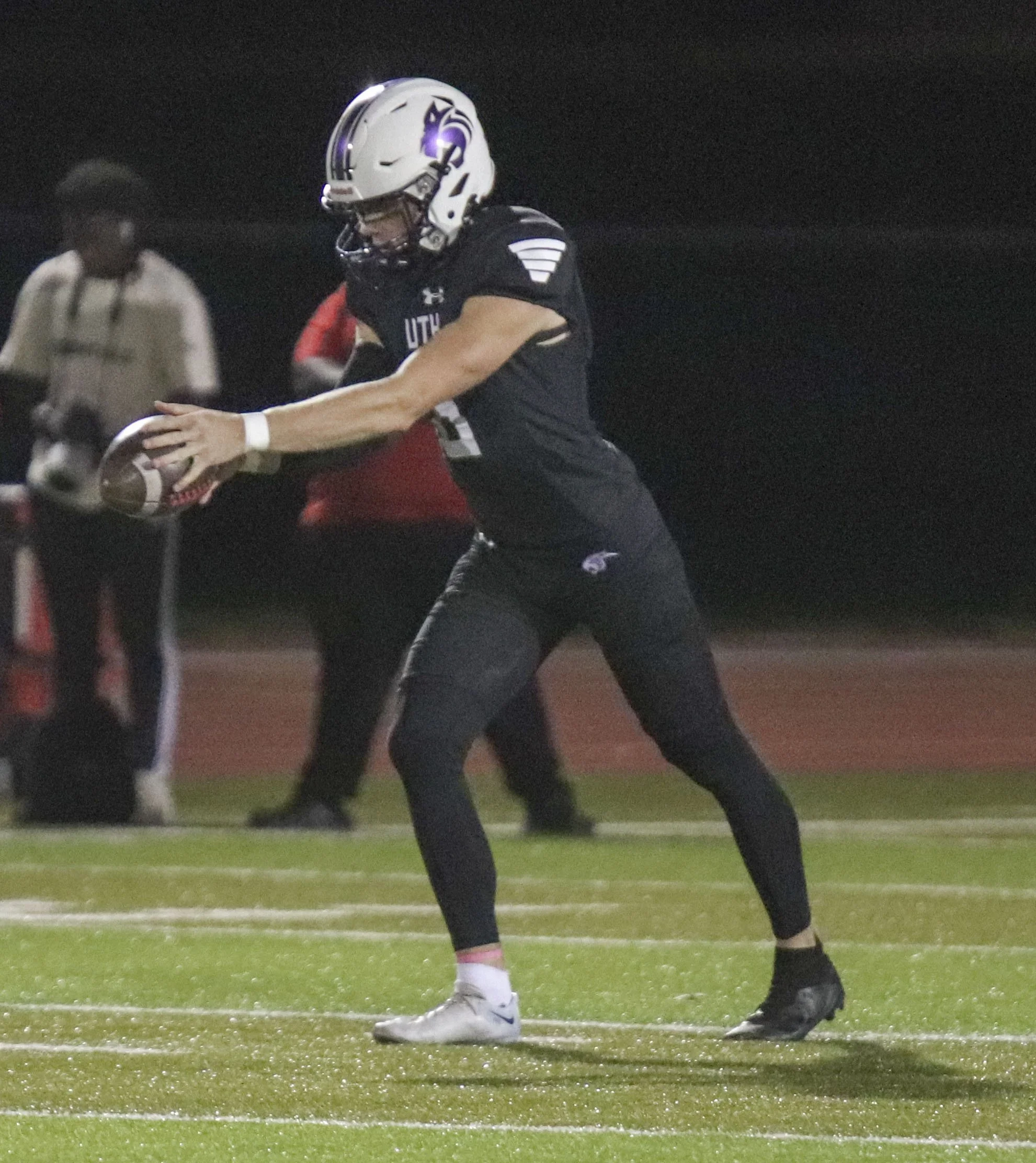 Mason Love punt.jpg