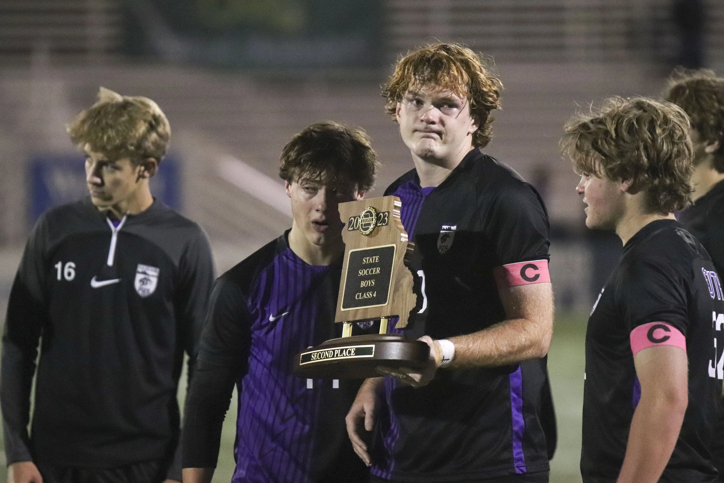 sad w trophy_1.jpg