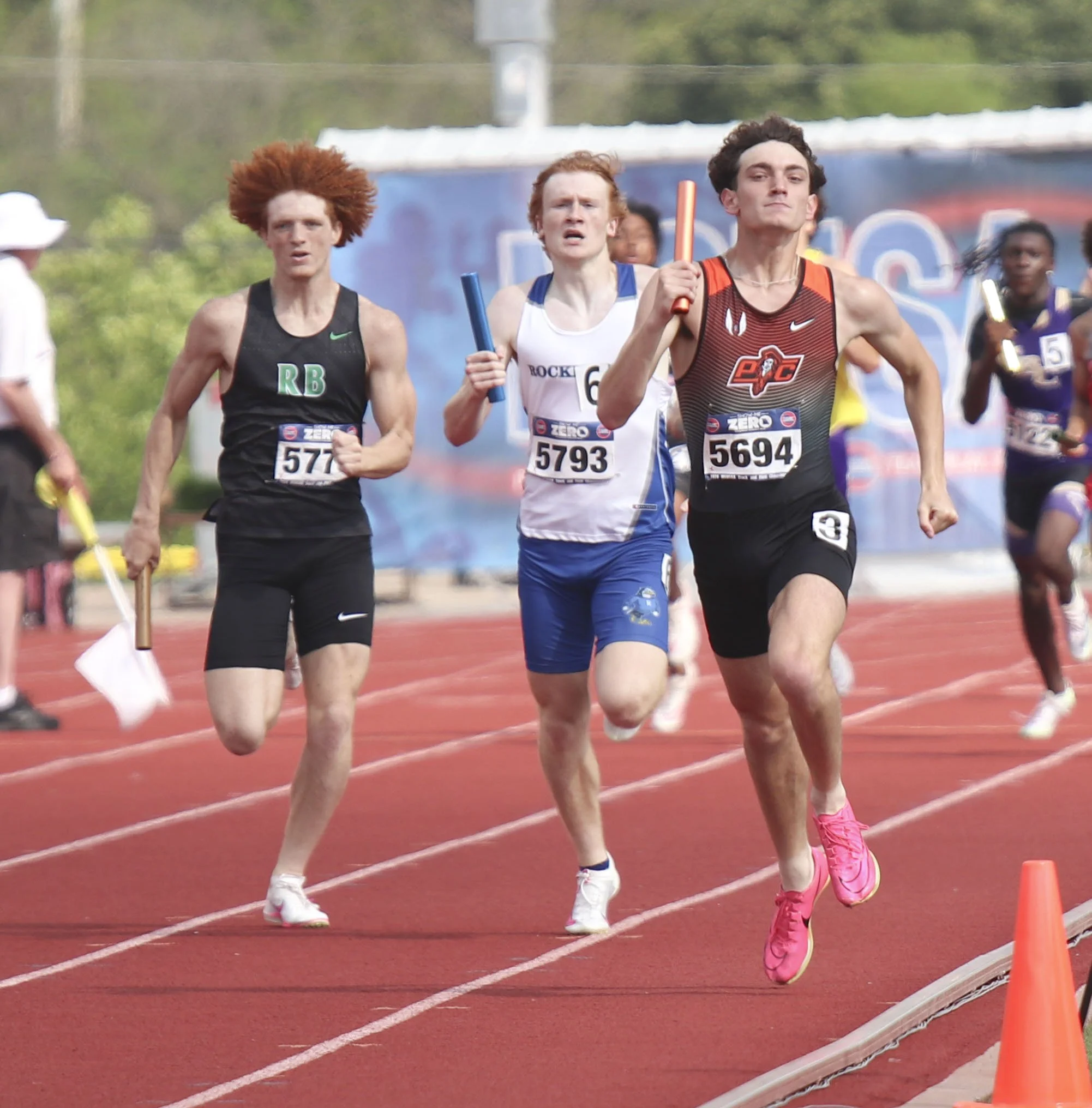 boys 4x400_9.jpg