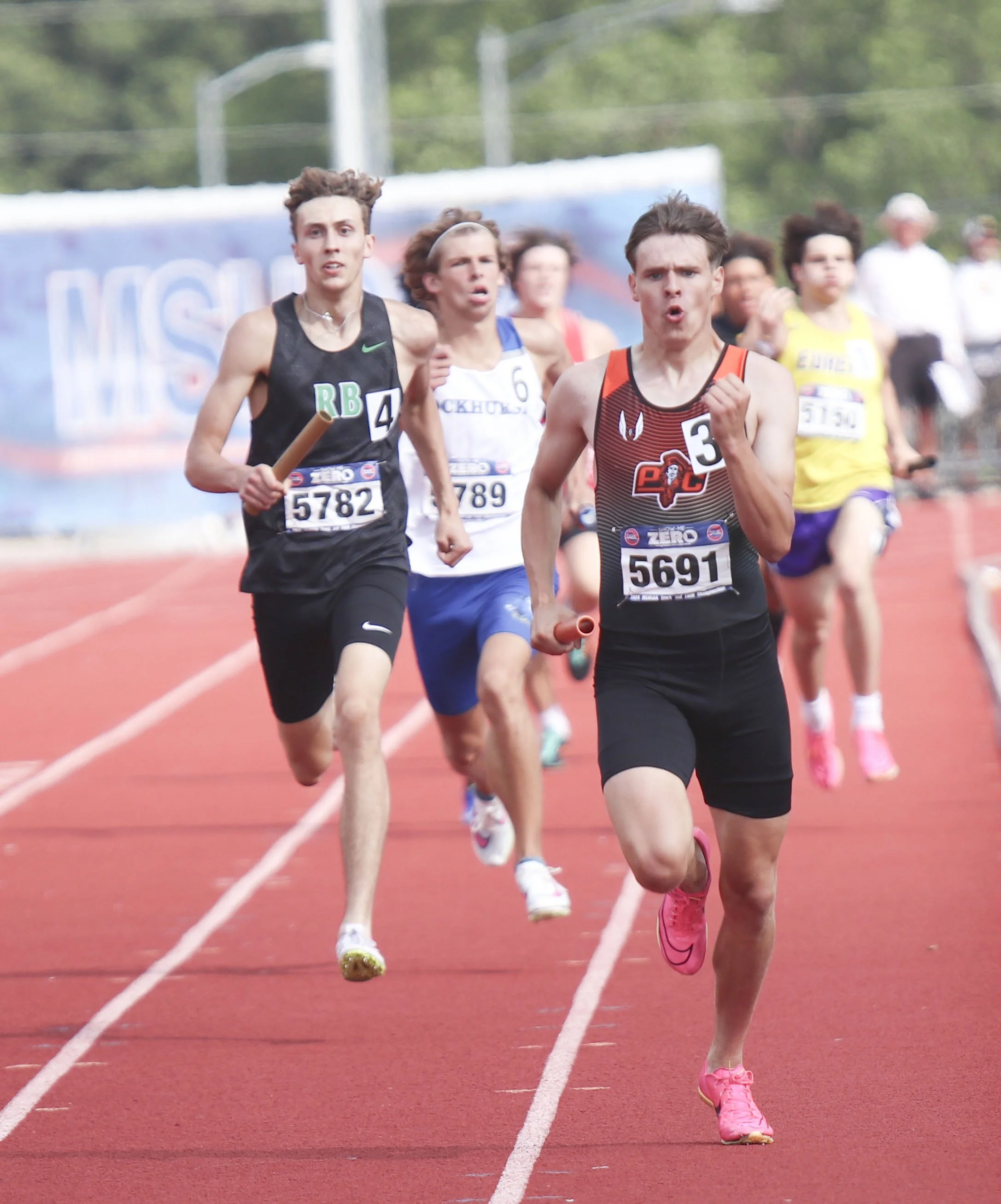 boys 4x400_12.jpg