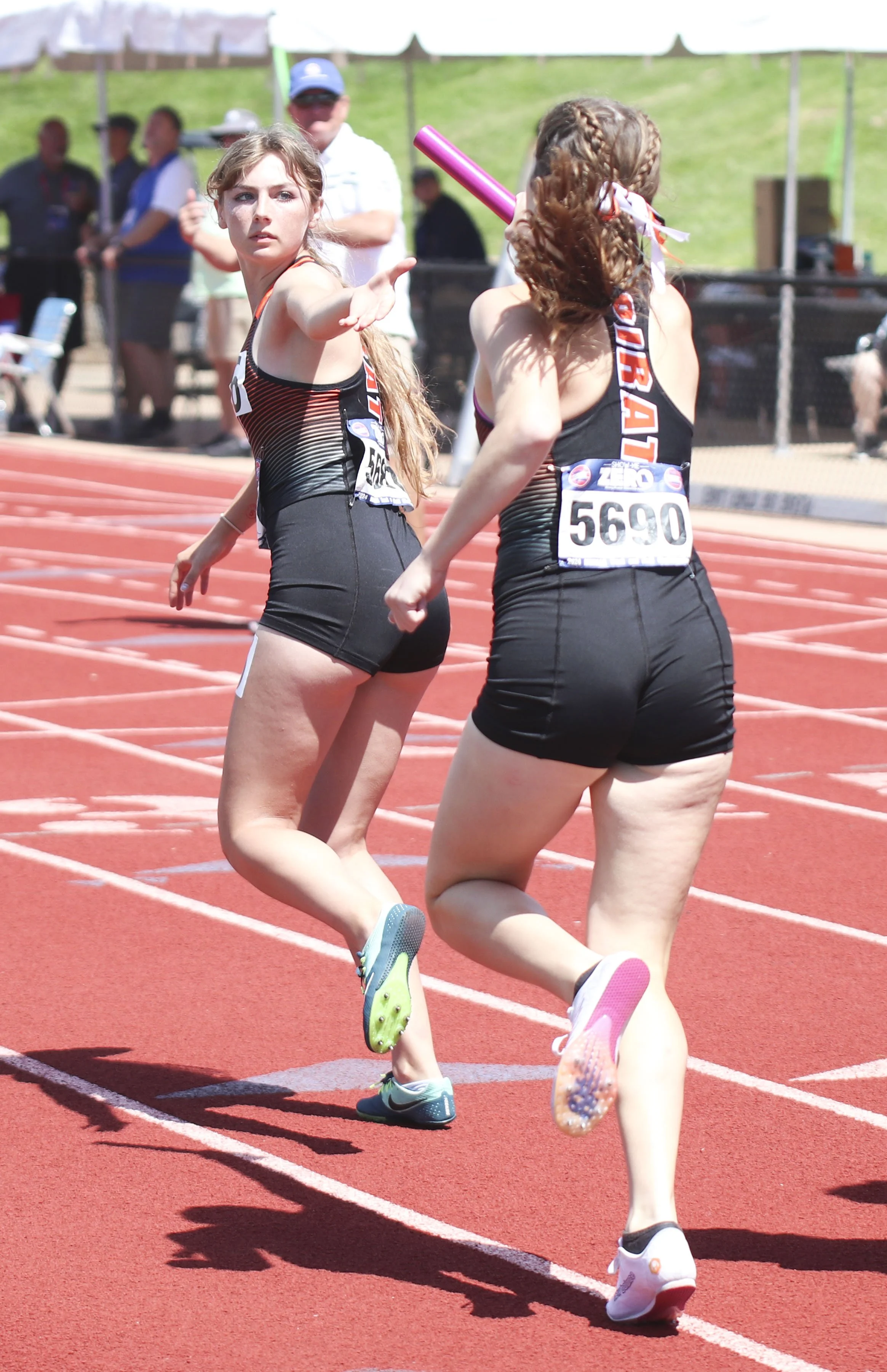 girls 4x800_3.jpg