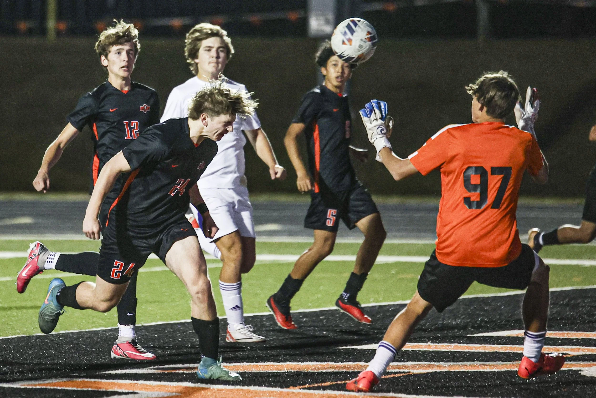 Aidan Murrary header goal_1.jpg