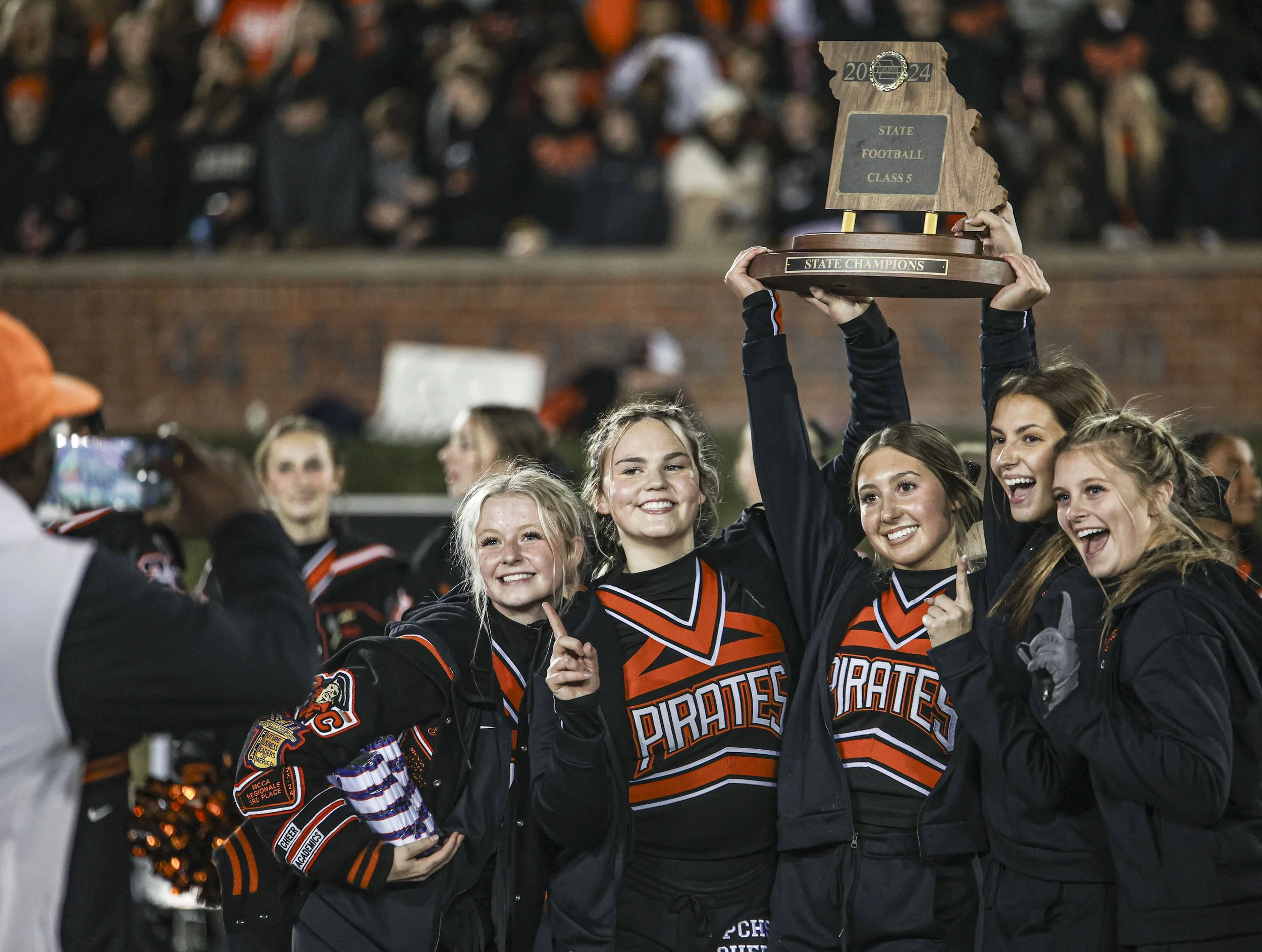 Pirate Cheerleaders_1.jpg
