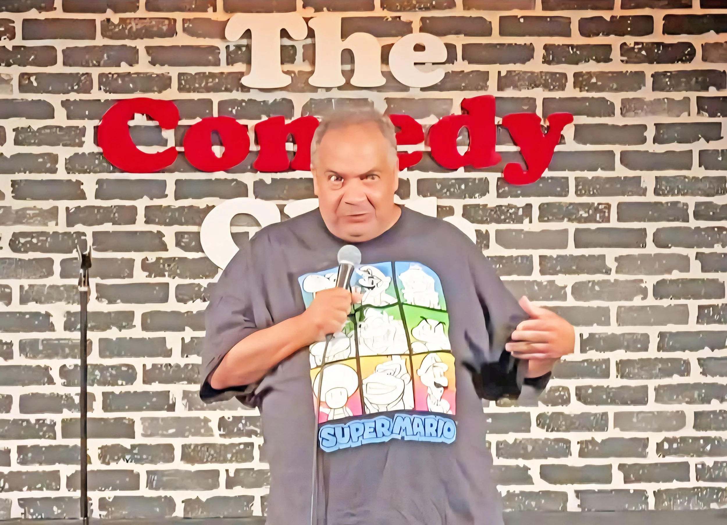 Comedian serves up laughs and community service
