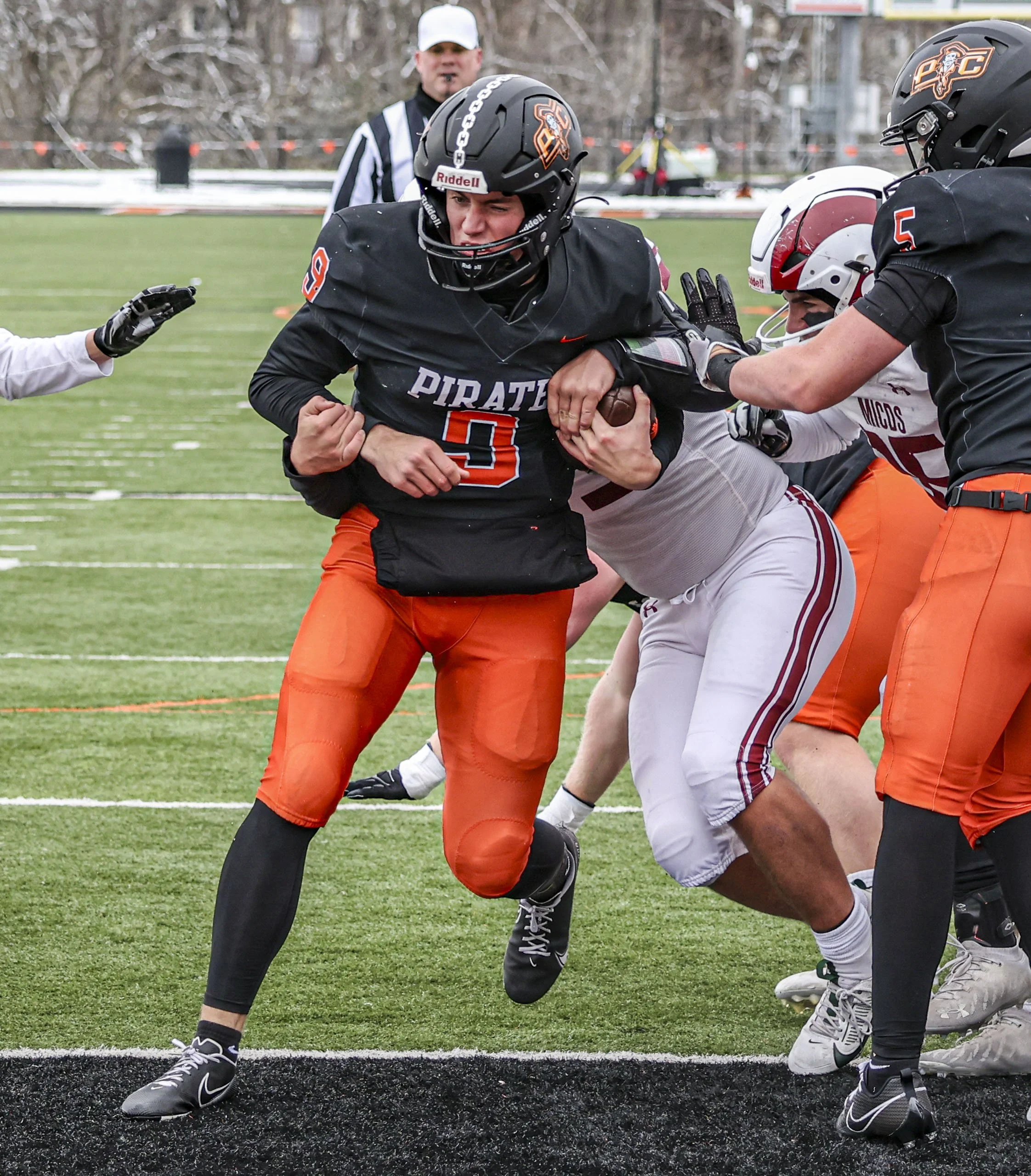 Pirates offensive surge buries Eagles