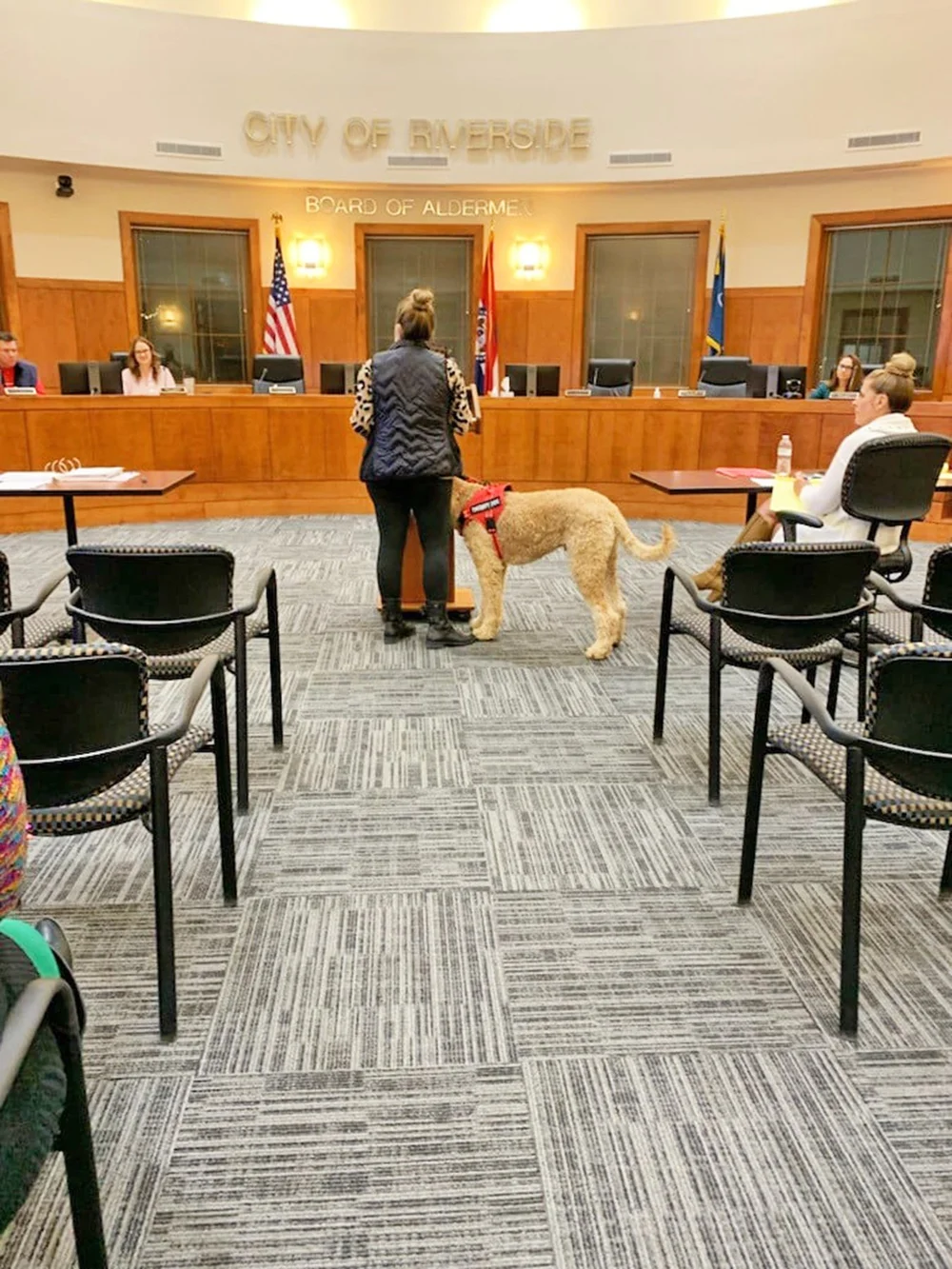Therapy pooch brings joy all year at school — The Platte County Citizen
