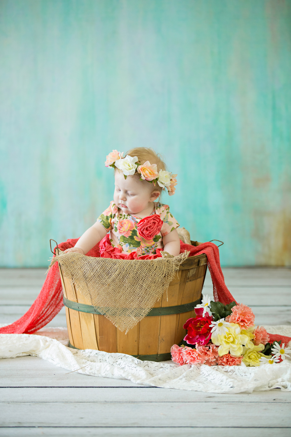 baby in a bucket picture hillary frost photography.jpg