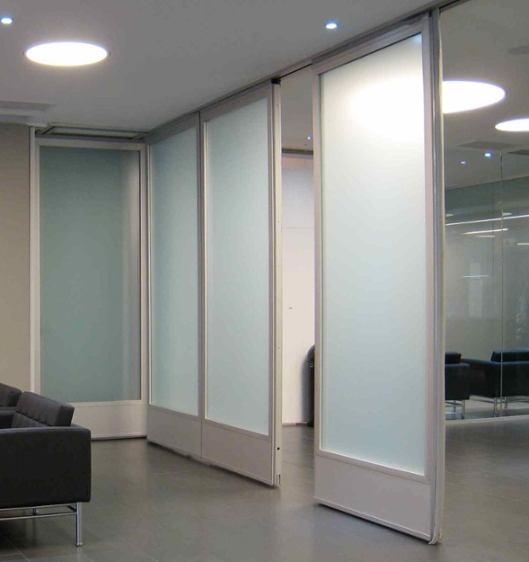 glass_wall-glass_partition_walls-mcgill-hufcor.jpg