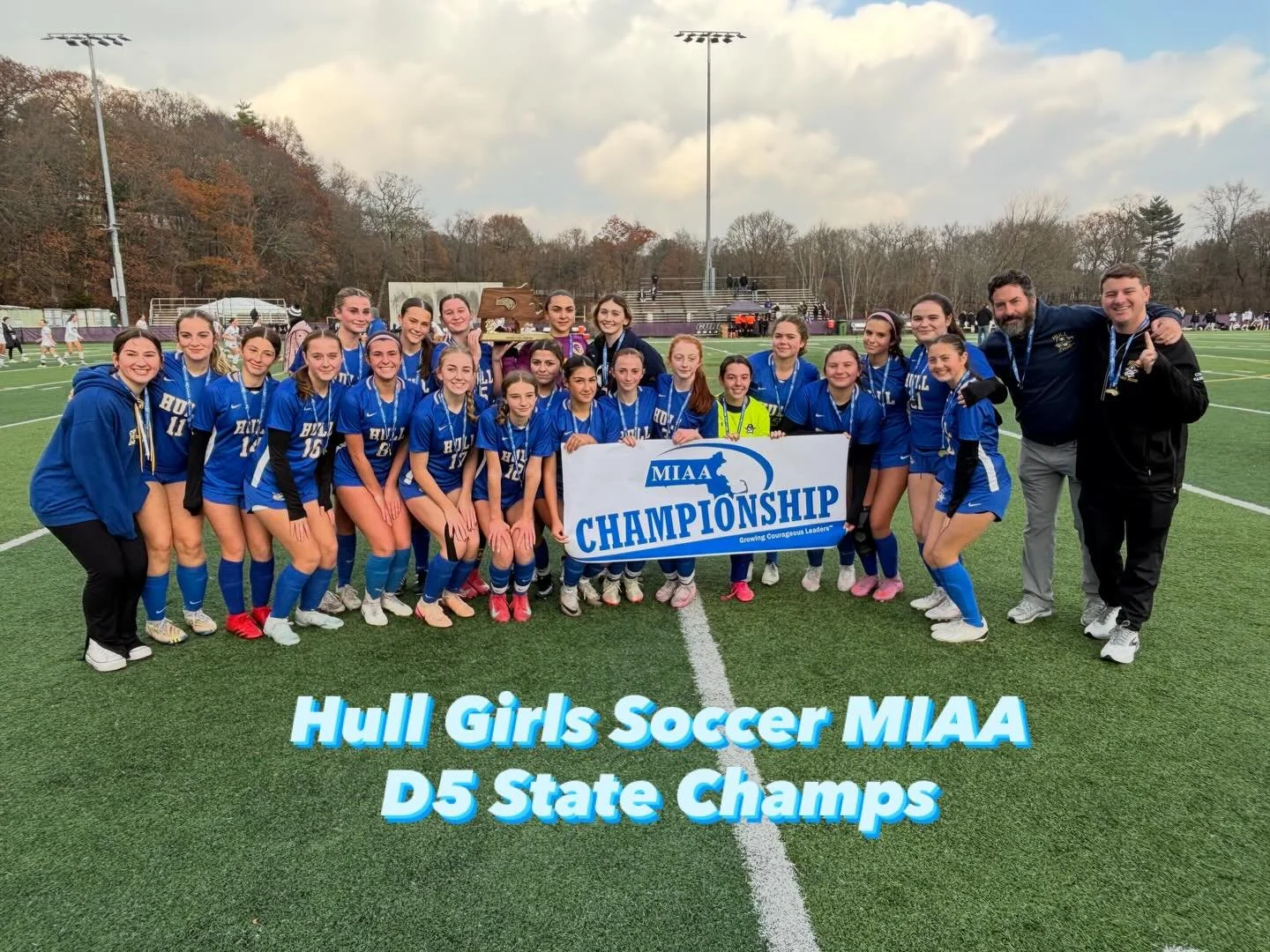 💙💛 CONGRATULATIONS to the Hull High Girls Soccer team! 💙💛
The Pirates are now  MIAA Division 5 State Champs after defeating Monson, 3-1, on Saturday!

 #hullma #hullmanews #nantasket #MALocalNews #hulltimes #southshorenews