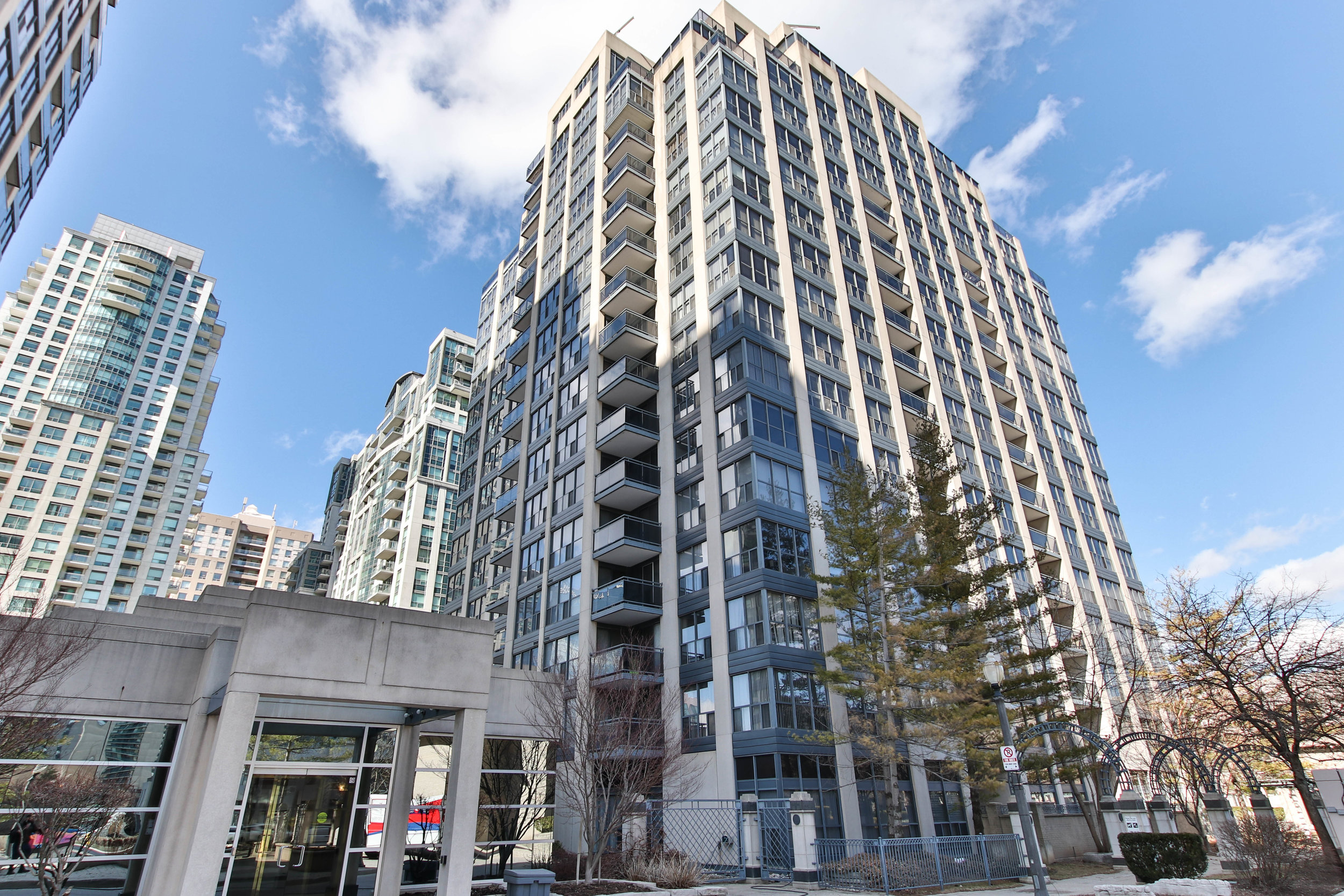 32_Building-3304.jpg