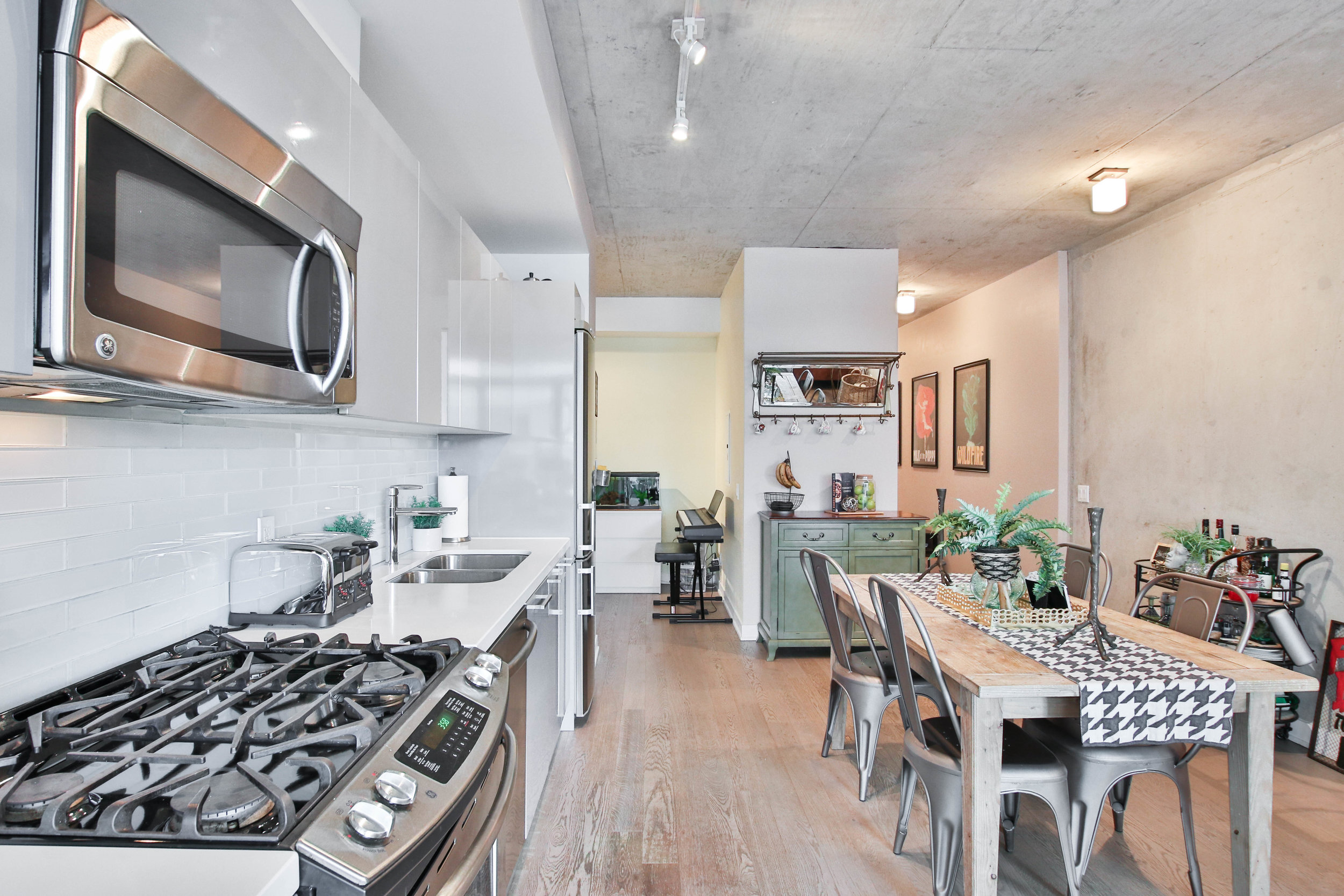8_Kitchen.jpg