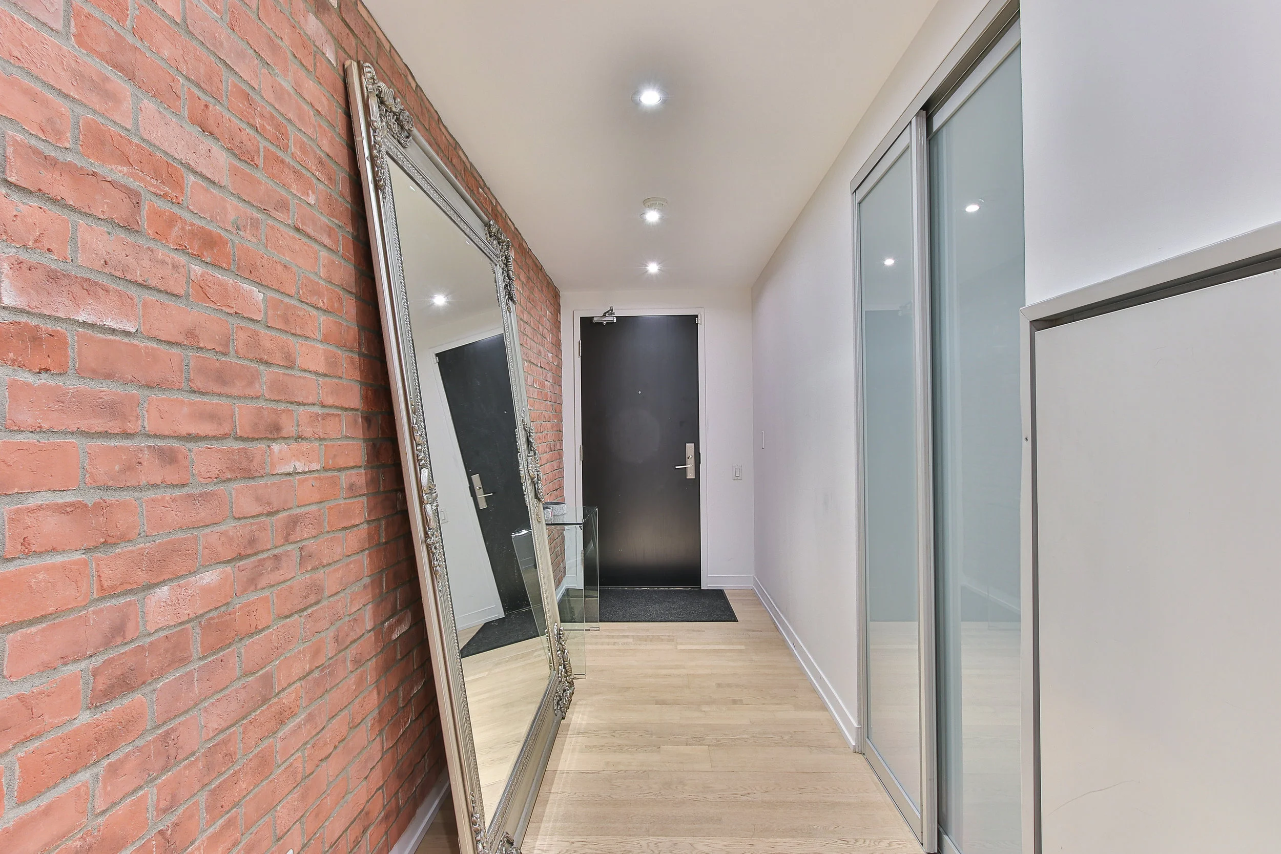 06_Foyer.jpg