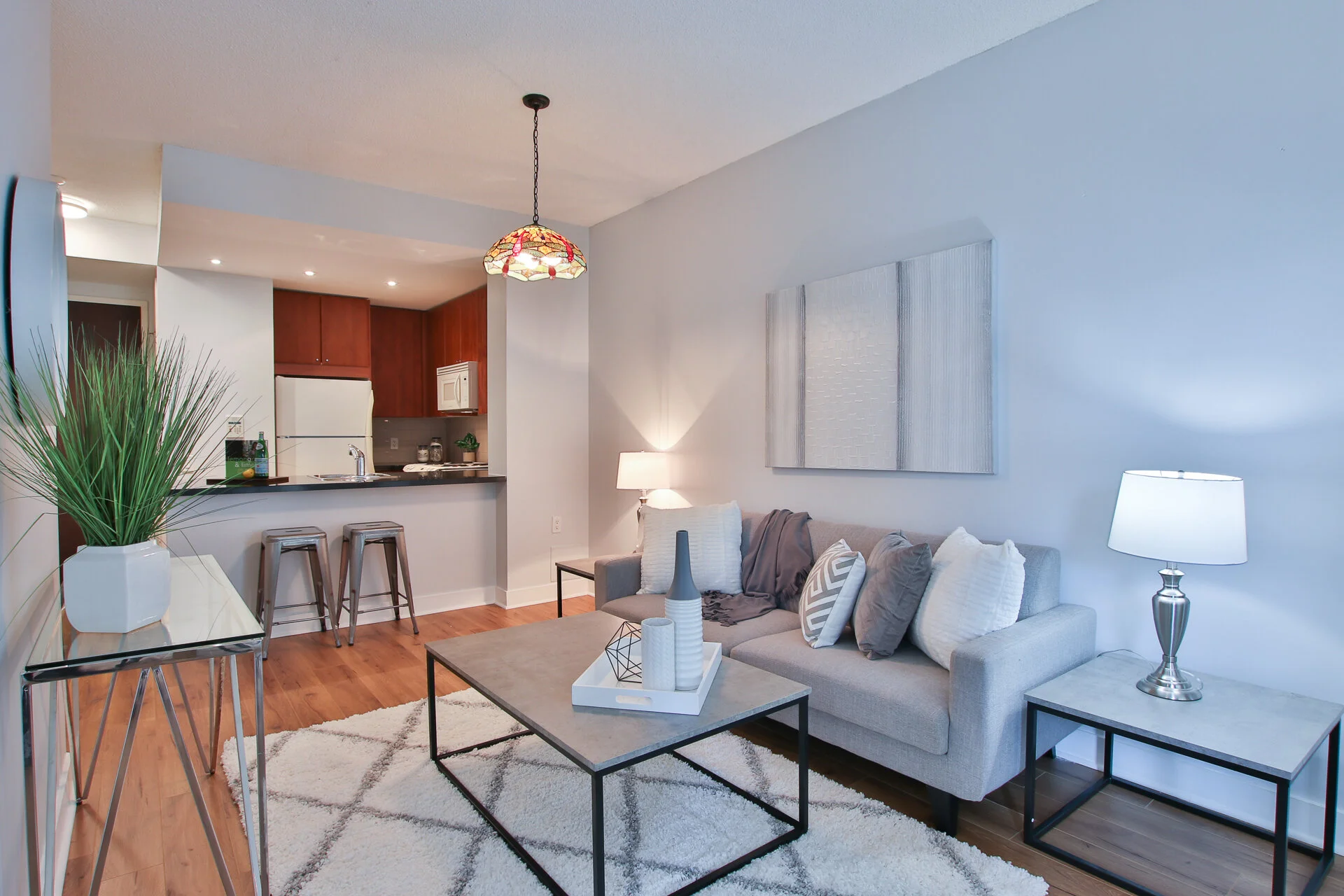 18_LivingRoom.jpg