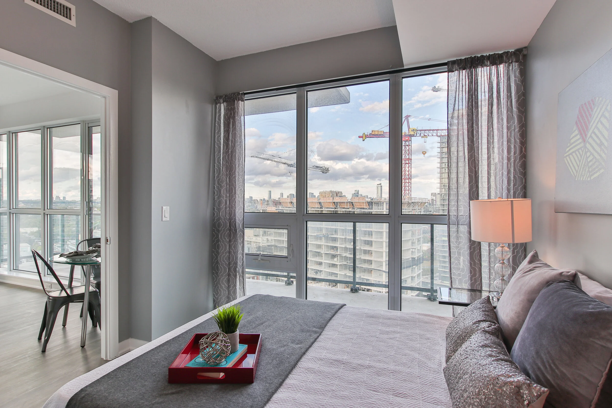 27_MasterBedroom.jpg