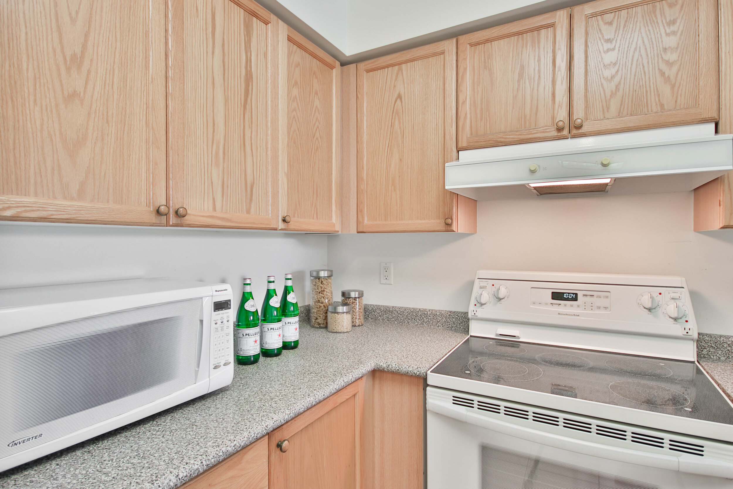 10_Kitchen.jpg