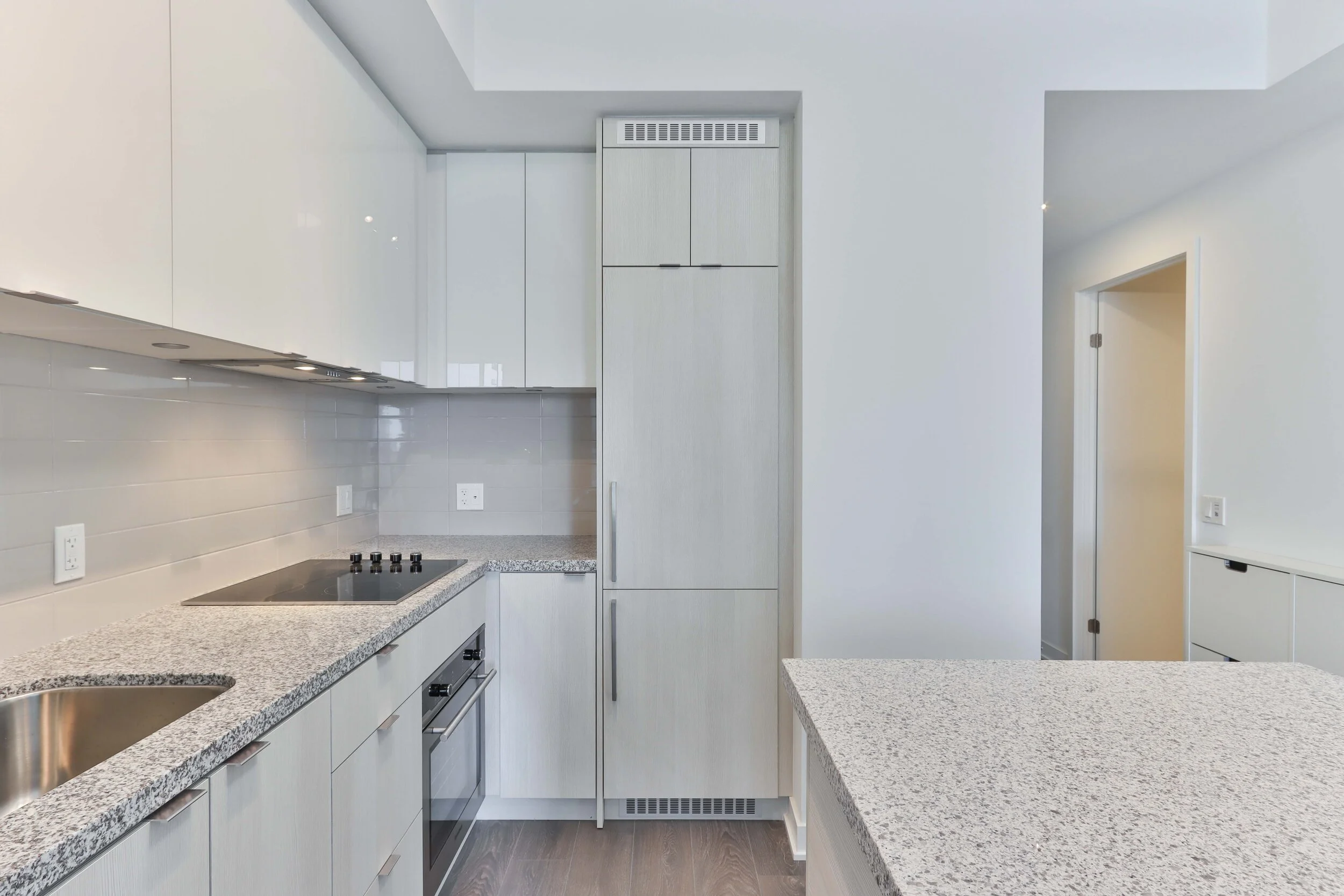 10_Kitchen.jpg