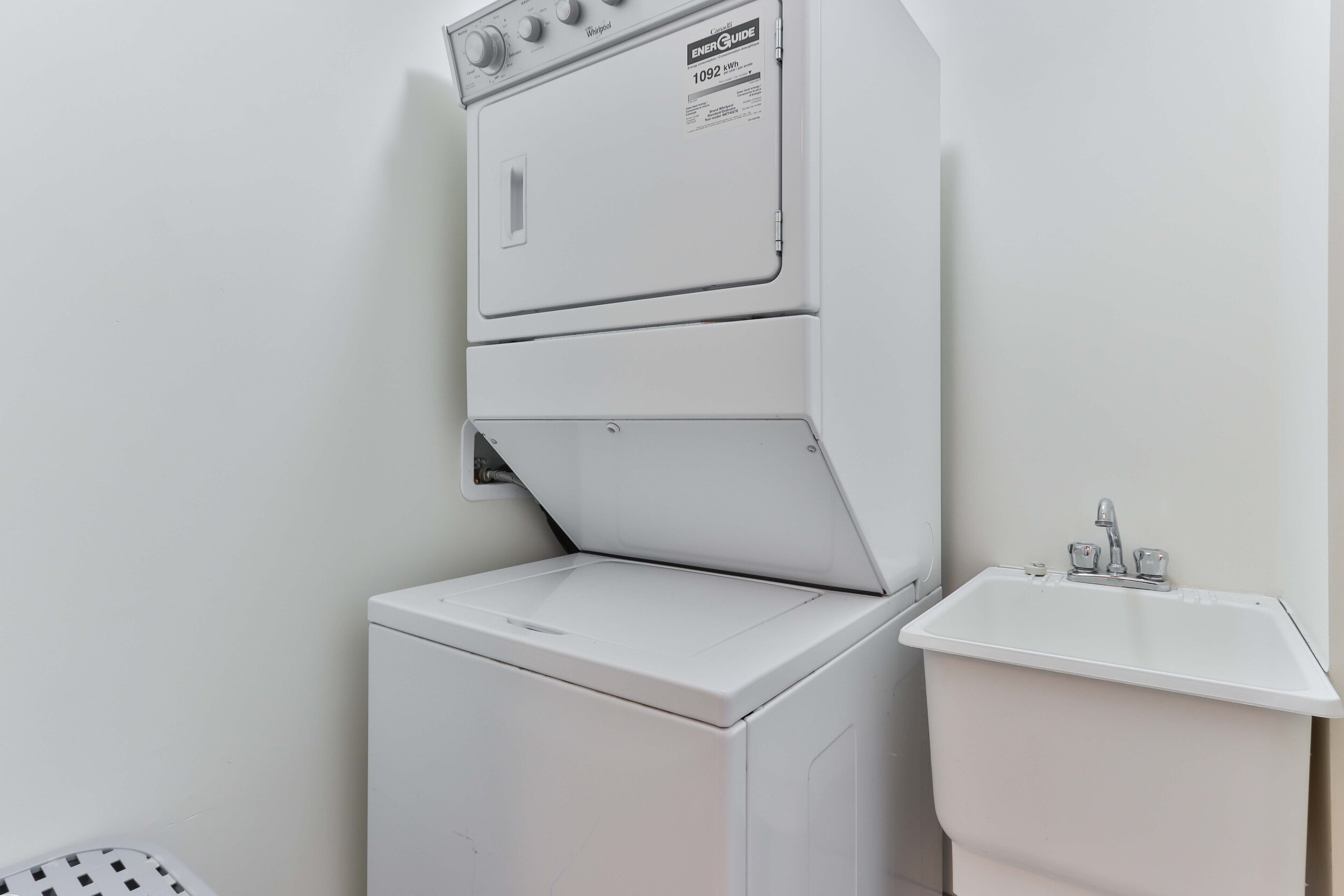 23_Laundry.jpg