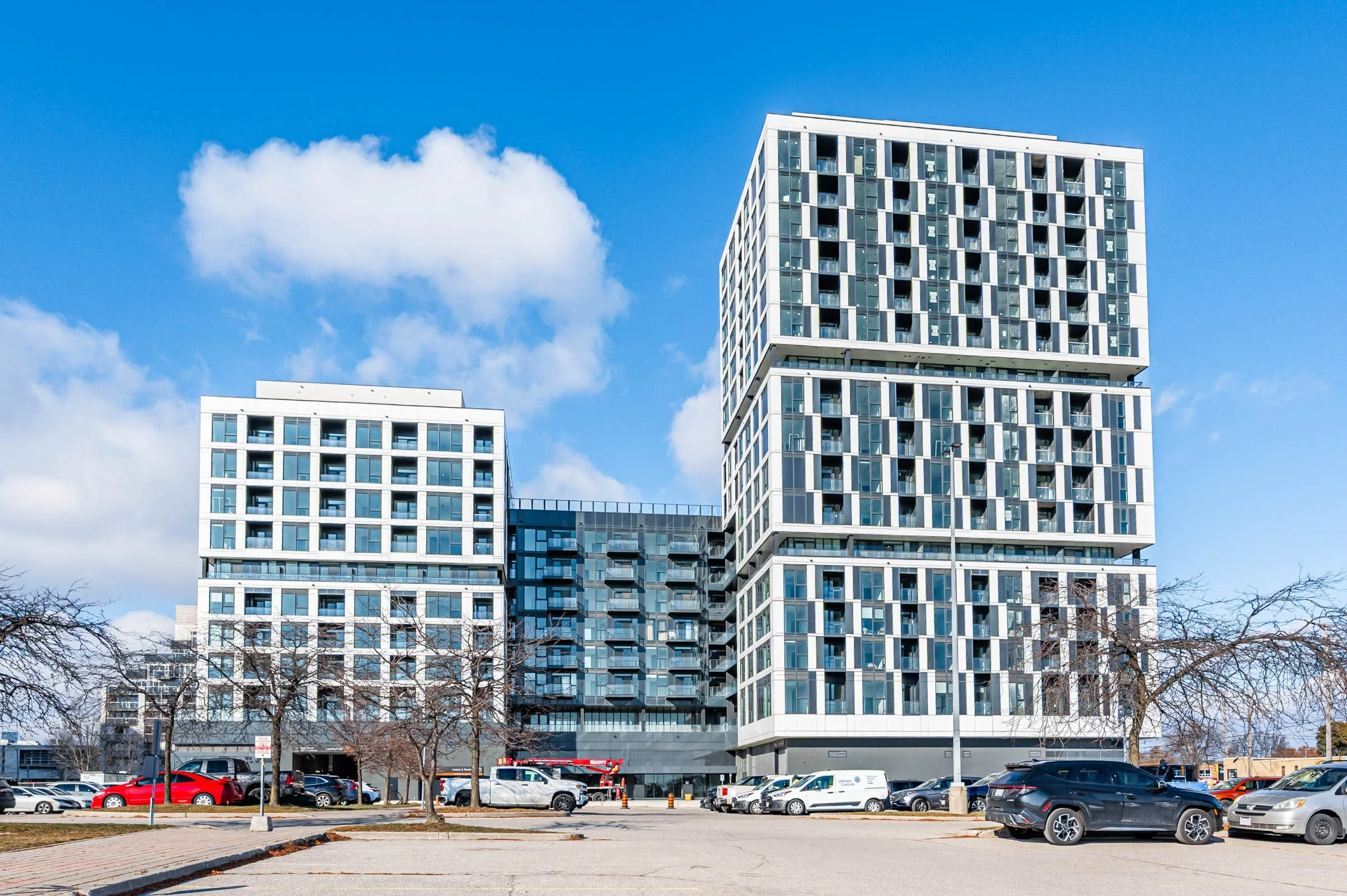 1007 The Queesnway 324 | LEASED