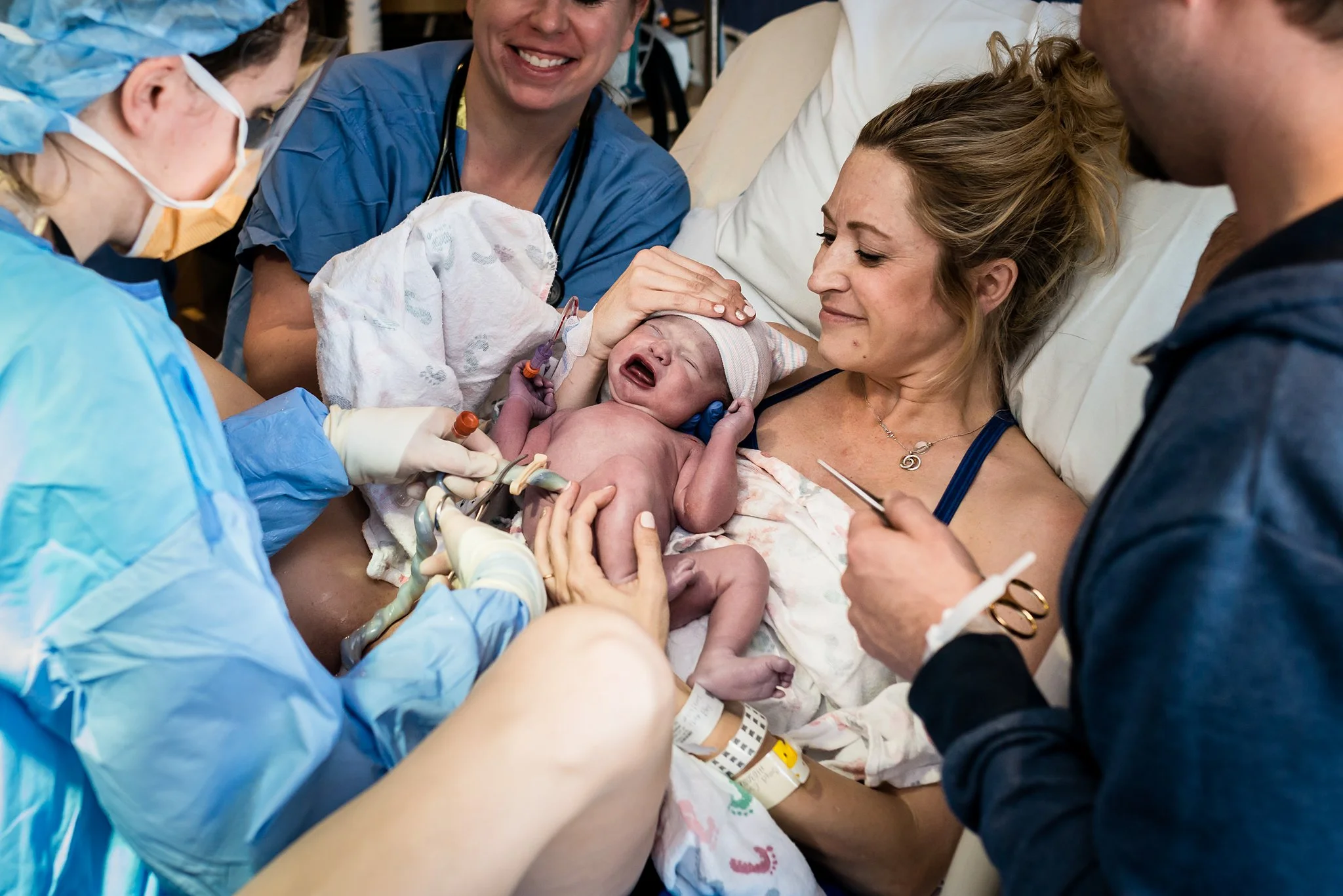 hospital_birth_denver_photography_cord_skintoskin_0108.jpg