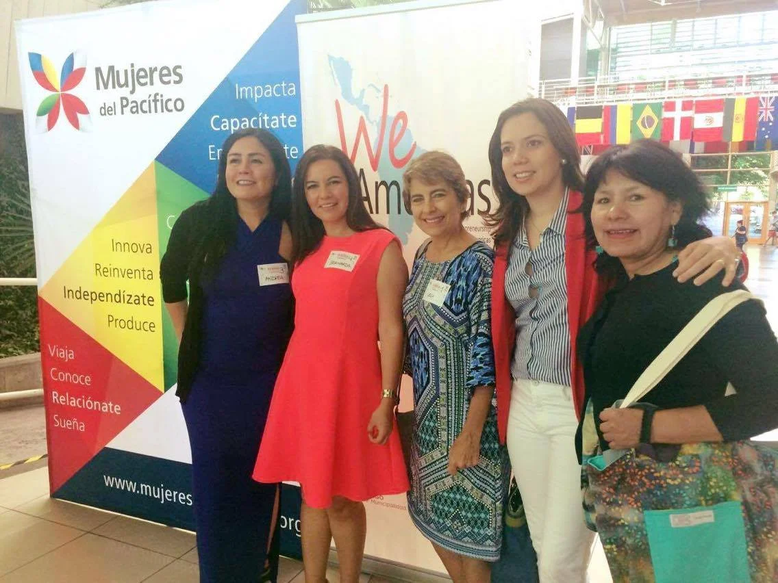 WEAmericas del programa del 2014. Andrea de Chile, Bernarda de Ecuadro, Ceci de Costarica, yo y Zonia de Bolivia. (de izquierda a derecha) ¡Gracias Bernarda por la foto!