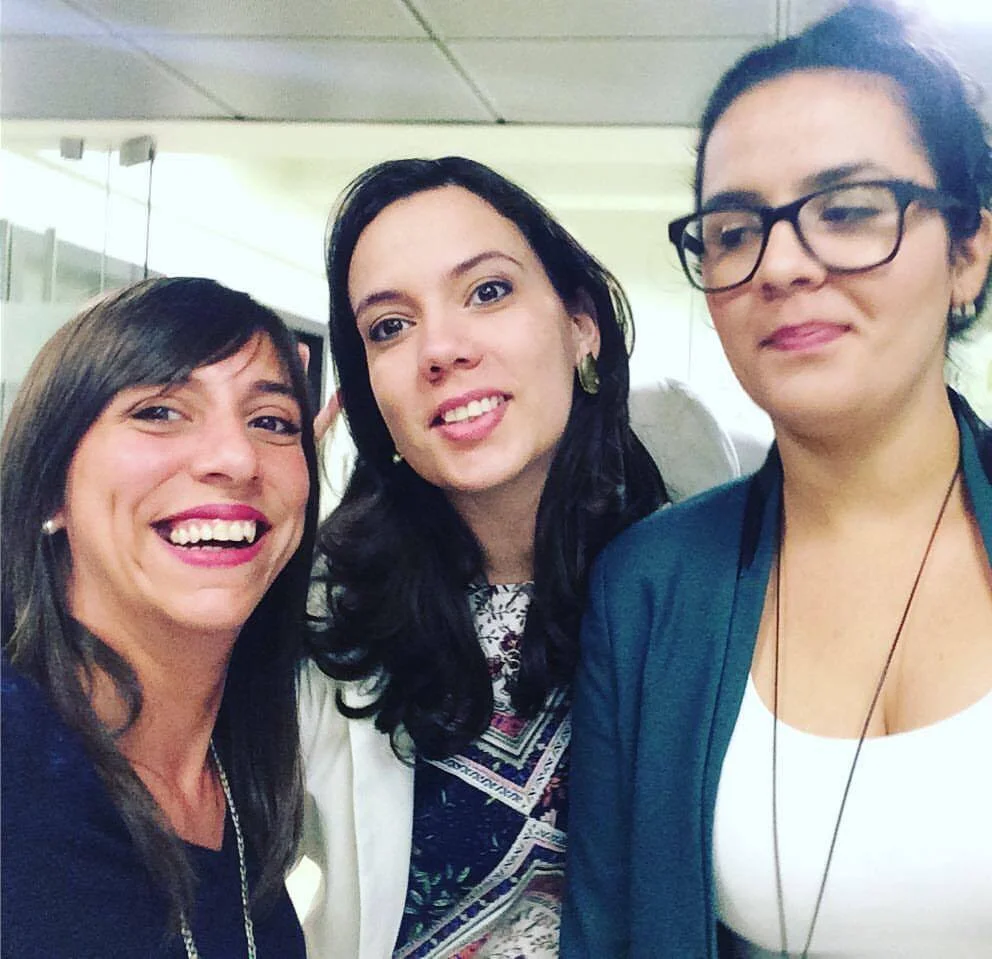 Con Macarena de Uruguay, ella fundó Sinergia Coworking y Karla Mary de Venezuela, quien fundó Espabilate y Emprende. ¡Gracias Maca, por el selfie! 