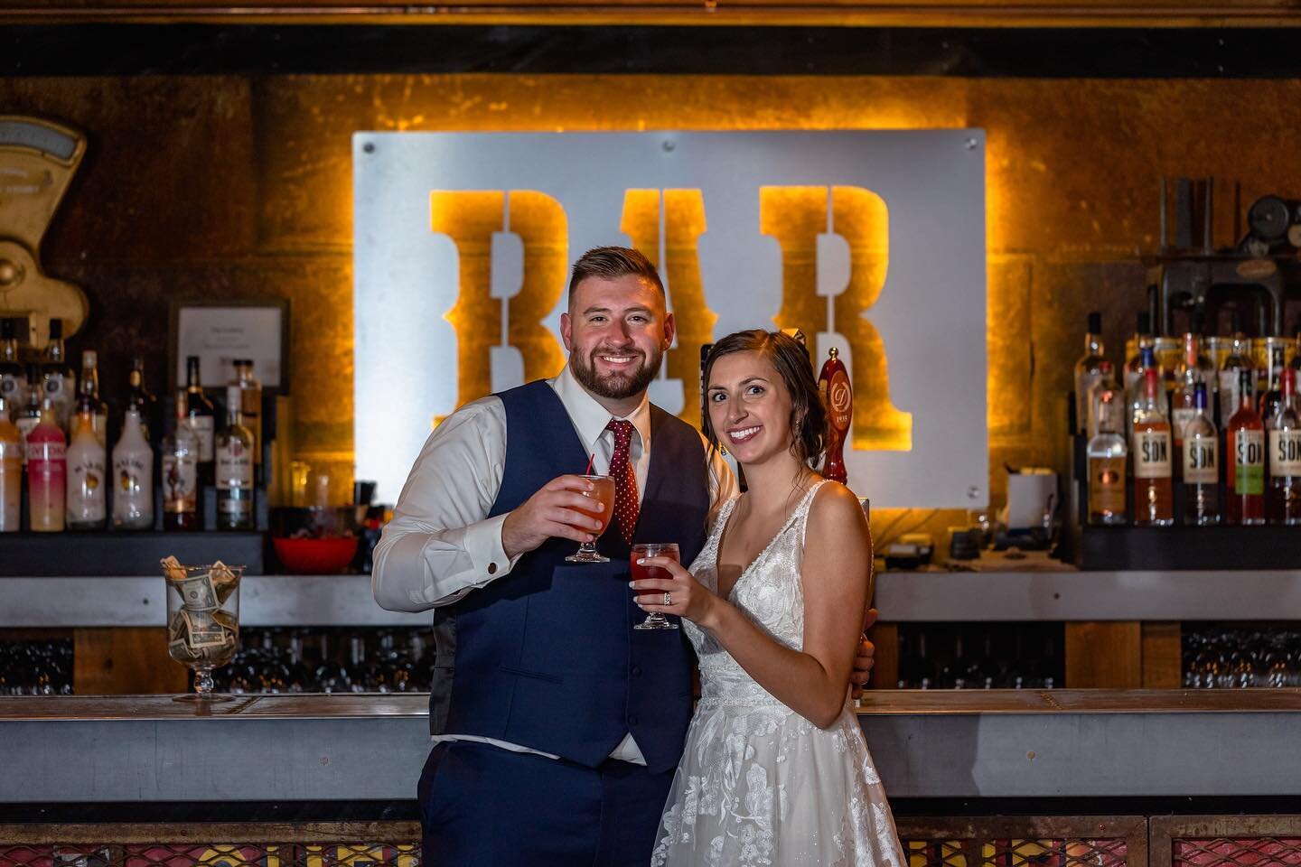 Let&rsquo;s drink to the happy couple! 🥳❤️ So glad to be a part of your special day! 

#wedding #weddings #dibblesinnorchardandestate  #thecanneryatoneward #smittenwithstrzepek #theknot #weddingwire #weddingphotography #ido #brideandgroom #dmvphotog