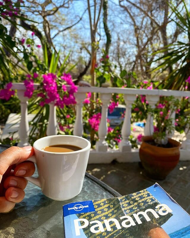 Waking up with a ☕️ on my private balc&oacute;n en Isla Contadora, Panama 🌺 This might be the first time I&rsquo;ve looked at @lonelyplanet guide book since like 1999! 📚🌎 Reunited &amp; it feels so good! 💛🏝☀️