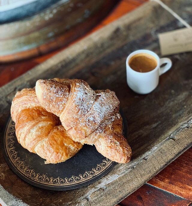 A pretty nice afternoon for a pastry and espresso if you ask me ☕️ •
•
•
#roswellprovisions #marketplace #localcoffee #localpastry #cantonstreet