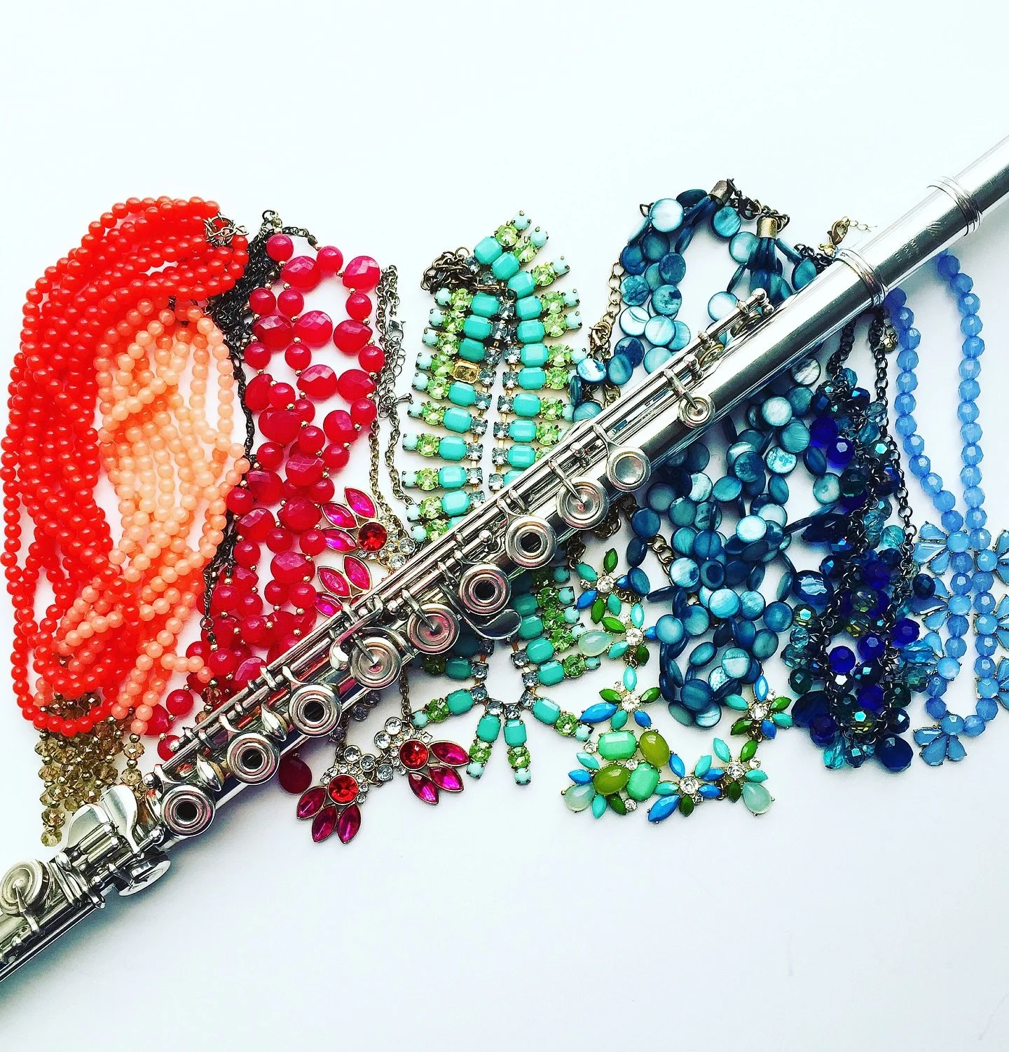 I heard we were throwing it back to 2016, when a flute flat lay hated to see us coming. 😎  #flute #flutist #fluteplayer #altusflutes #2016