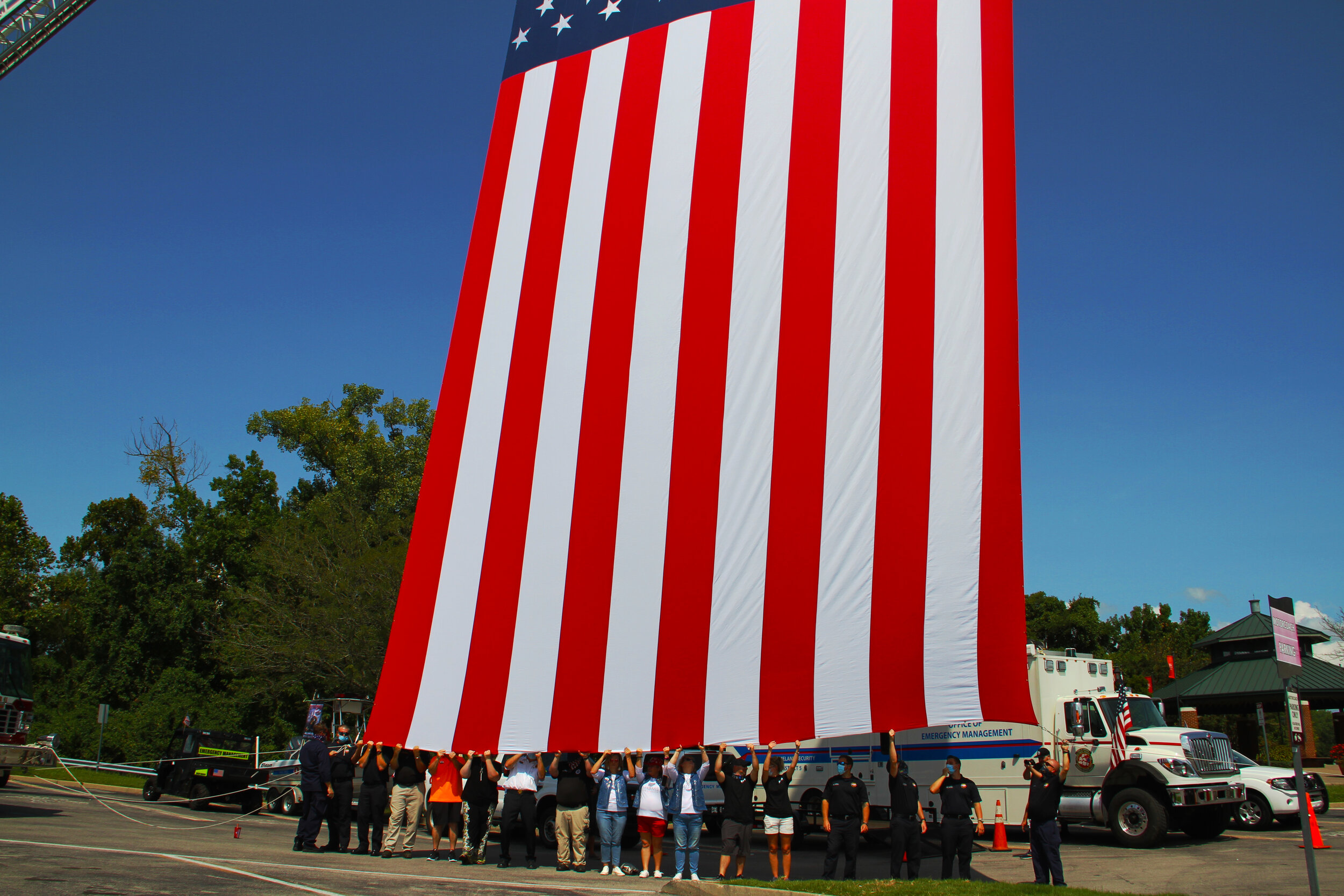  2020 9/11 Tribute Mission BBQ Nashville – GROUND ZERO VOLUNTEERS FLAG 2020 – Photo: Cierra Mazzola – All Rights Reserved 