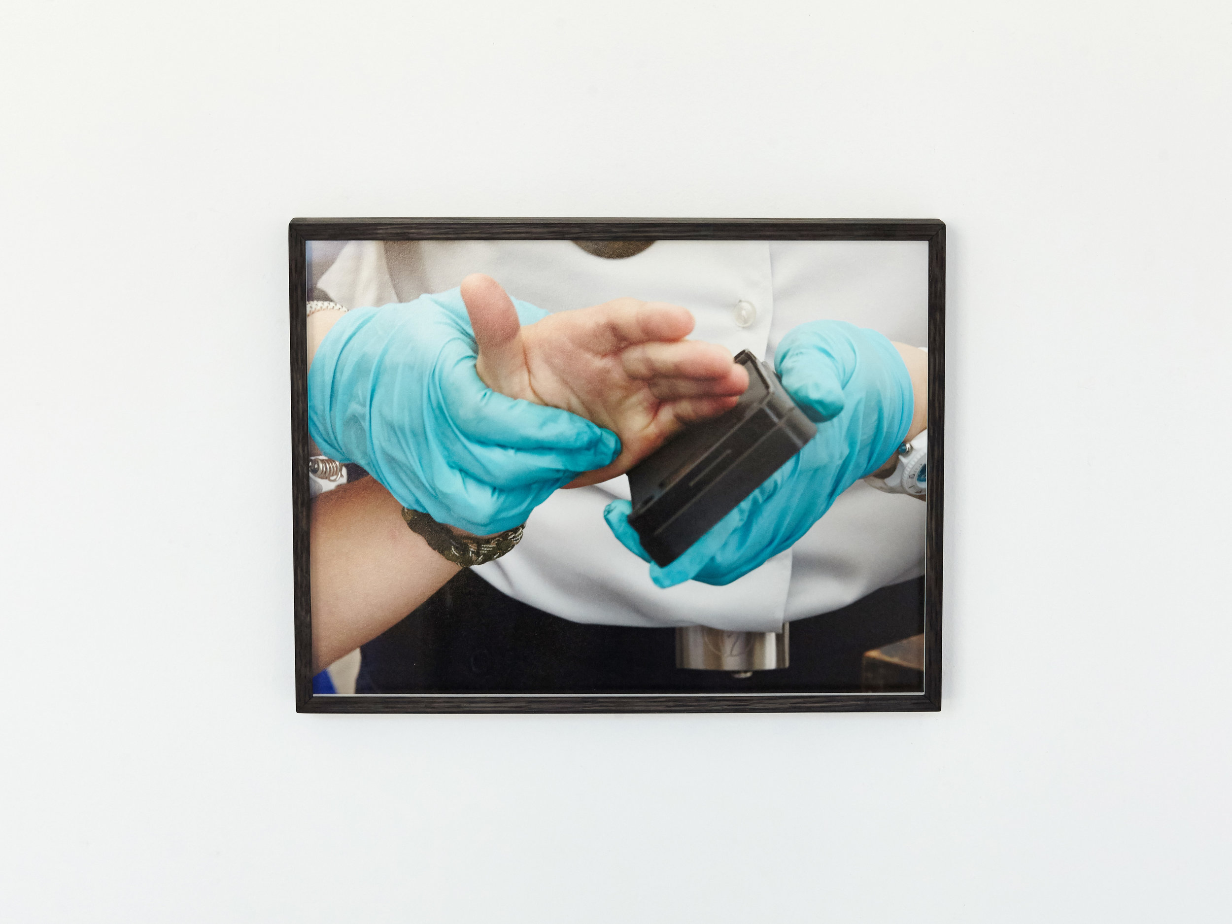 Marina Pinsky, Woman and Child 24 (2016) Archival inkjet print on finer paper, 11 3/4 x 15 1/2 inches, 30 x 39.5 cm, 1 + 1 AP Courtesy: Clearing Gallery, Brussels, Belgium