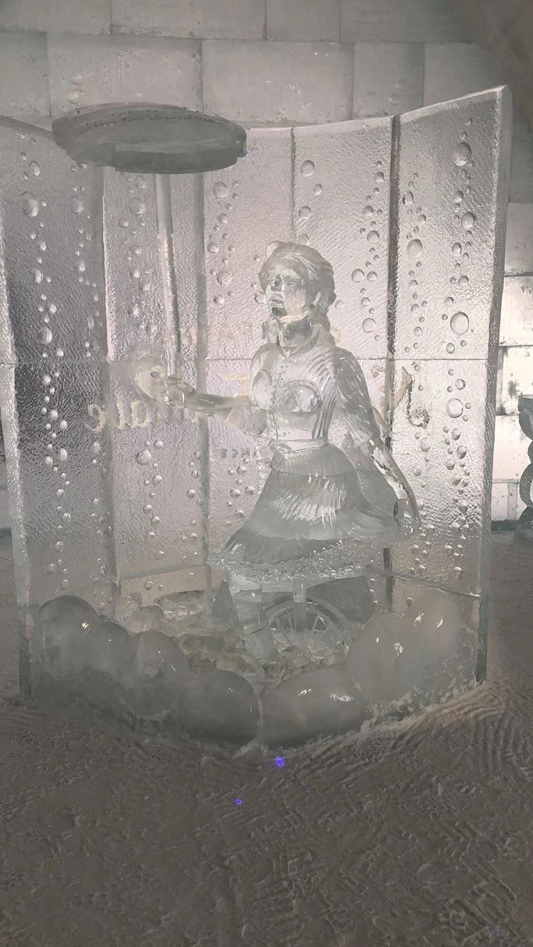 ice sculpture.jpg