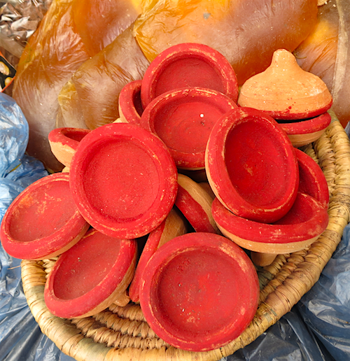 Akar el Fassi is a natural red powder for tinting the lips and cheeks