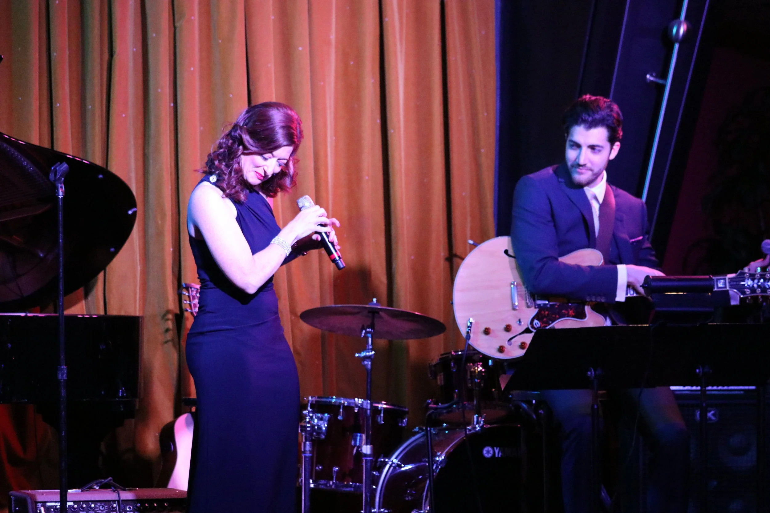  performing with Lainie Munro 