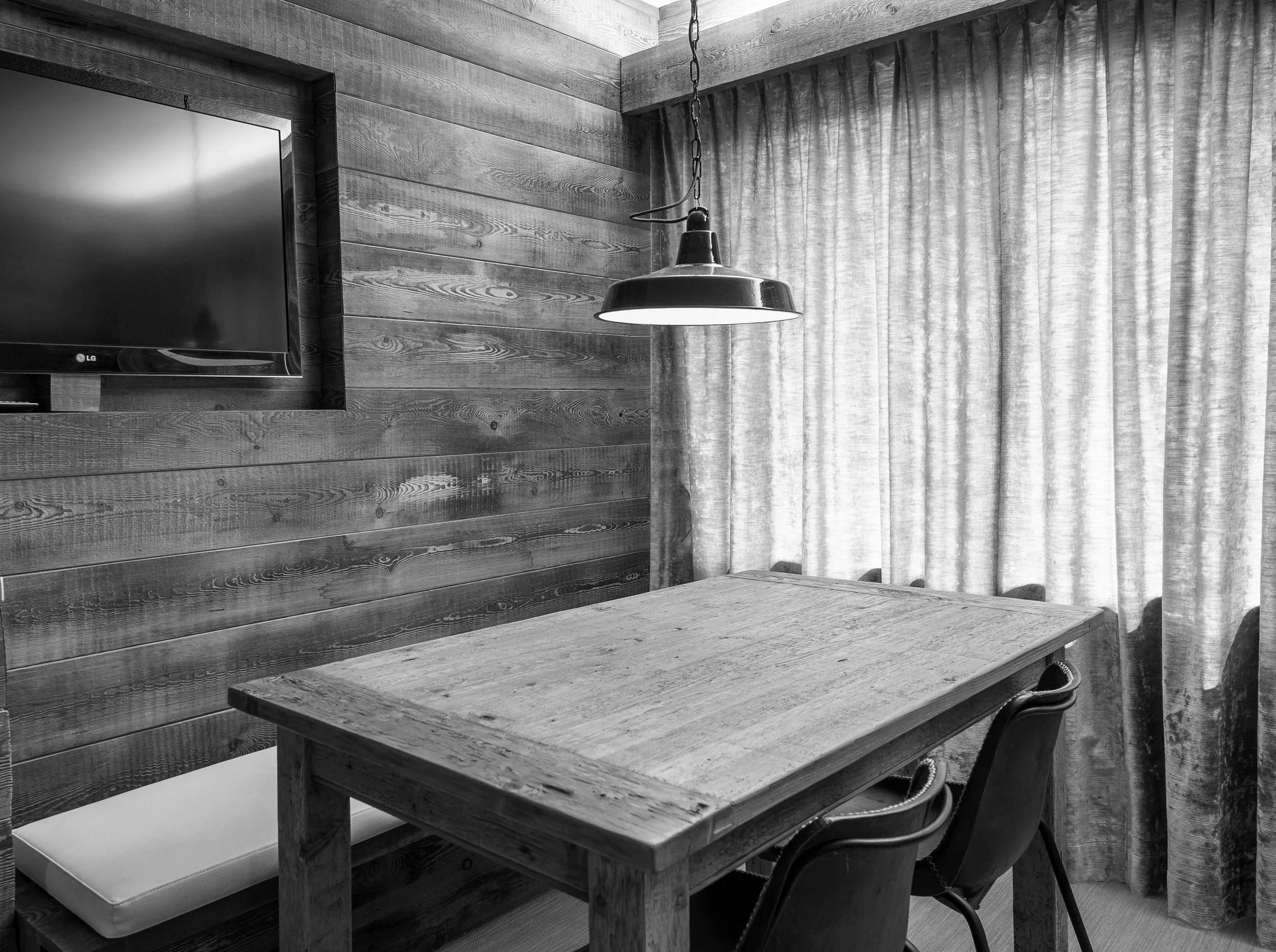 20160412_Julie Méribel studio pascal simonin_0059 retouchée mieux BW.jpg