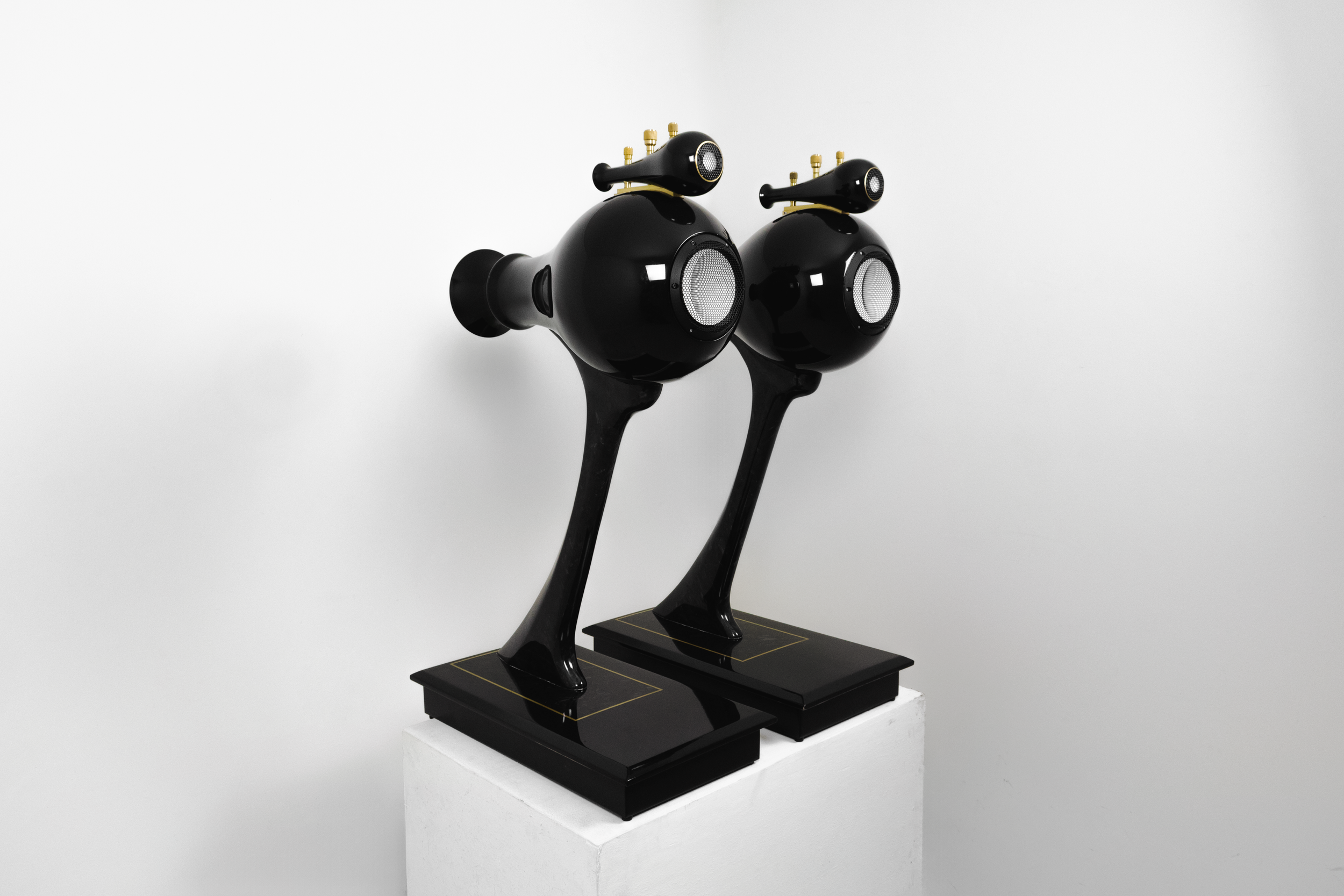 SC-750 carbon fiber black lacquer brass accents inlay