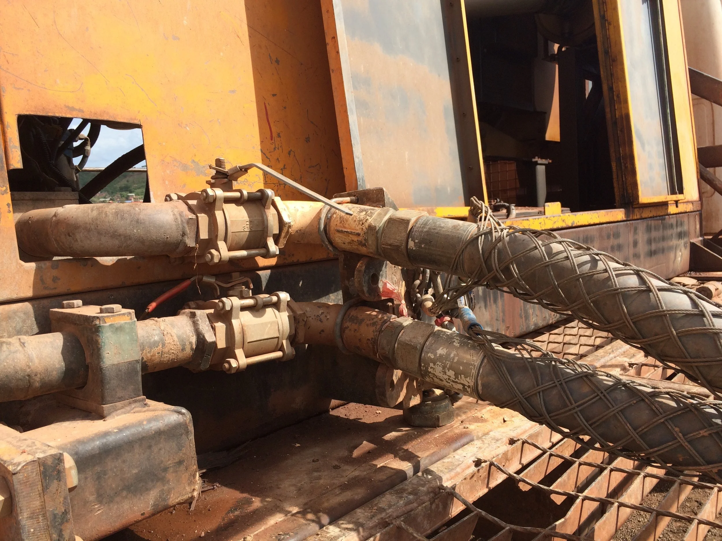 High Pressure Air Hose Burst on Exploration Drill Rig