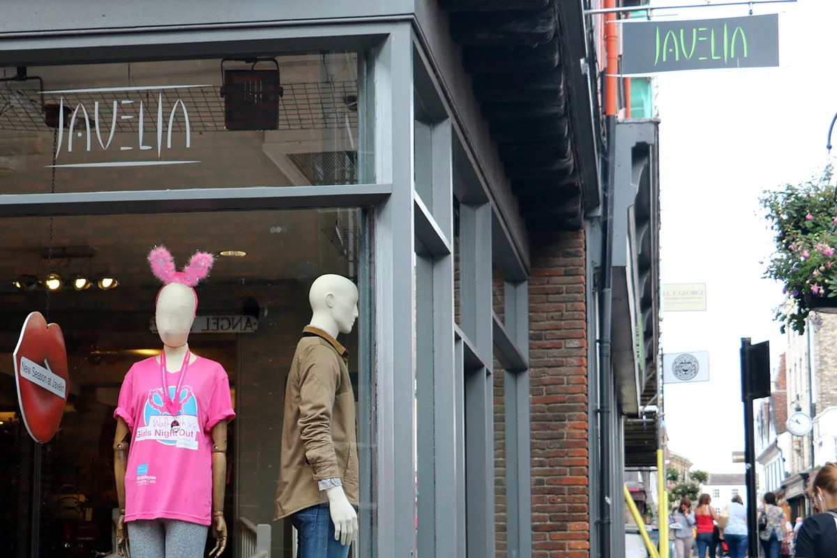 mannequins-2.jpg