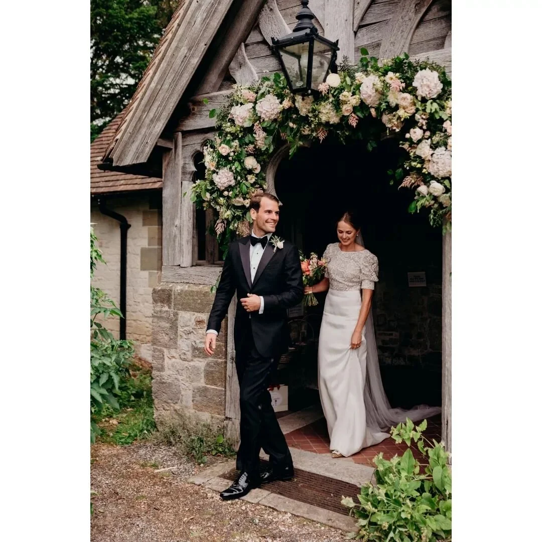 This beautiful sumer garden wedding just landed on my blog 🤗 

What a day that was! These two definately know how to party 🤗
.
.
.
#westsussexwedding #westsussexweddingphotographer #blacktiewedding #gardenwedding #alternativeweddingphotographer #ou