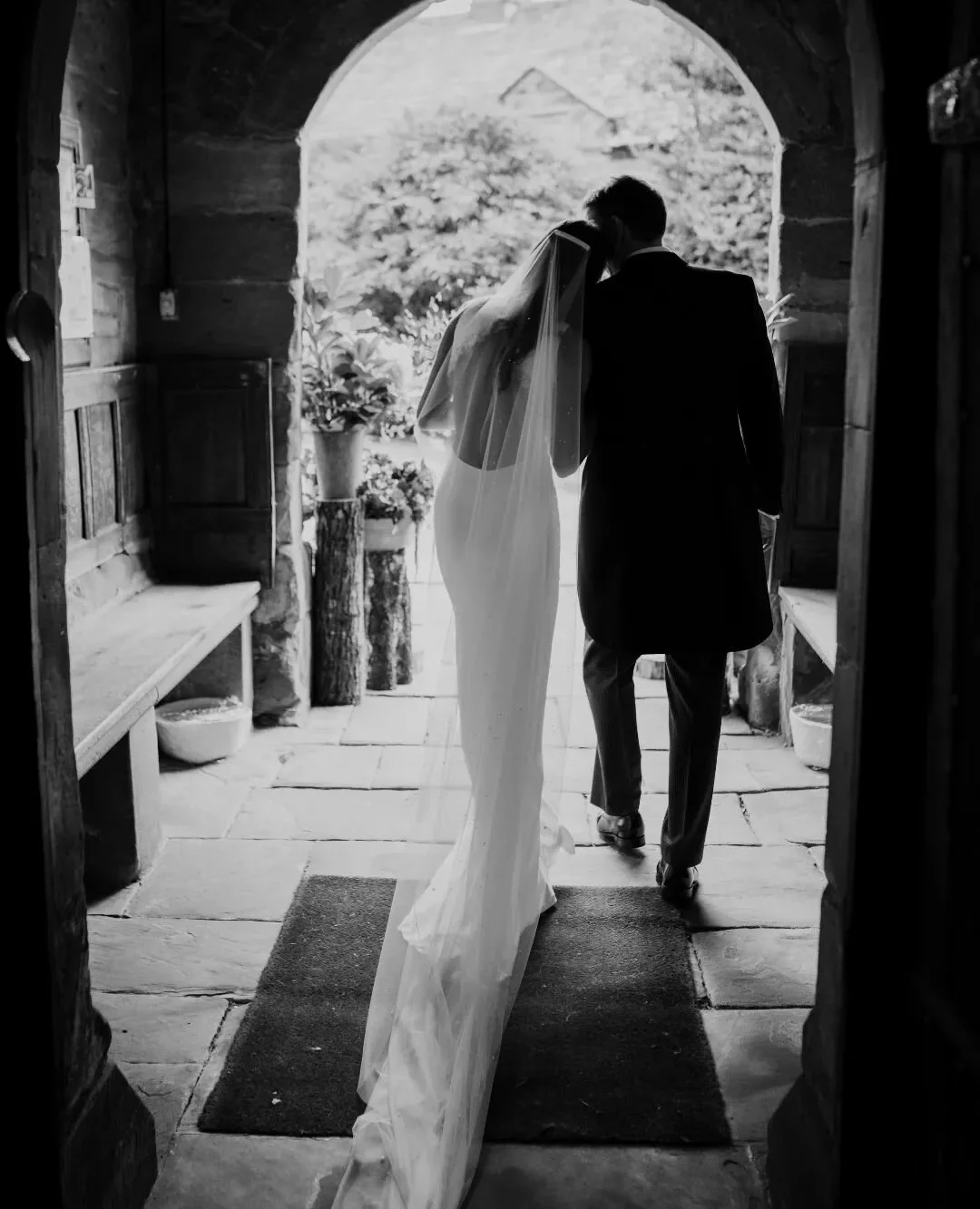 Just married moments ❤

#londonweddingphotographer #intimatewedding #voguebride #voguewedding #blacktiewedding #alternativeweddingphotographer #weddinggoals #bridalinspiration #thewhiteclosetbridal