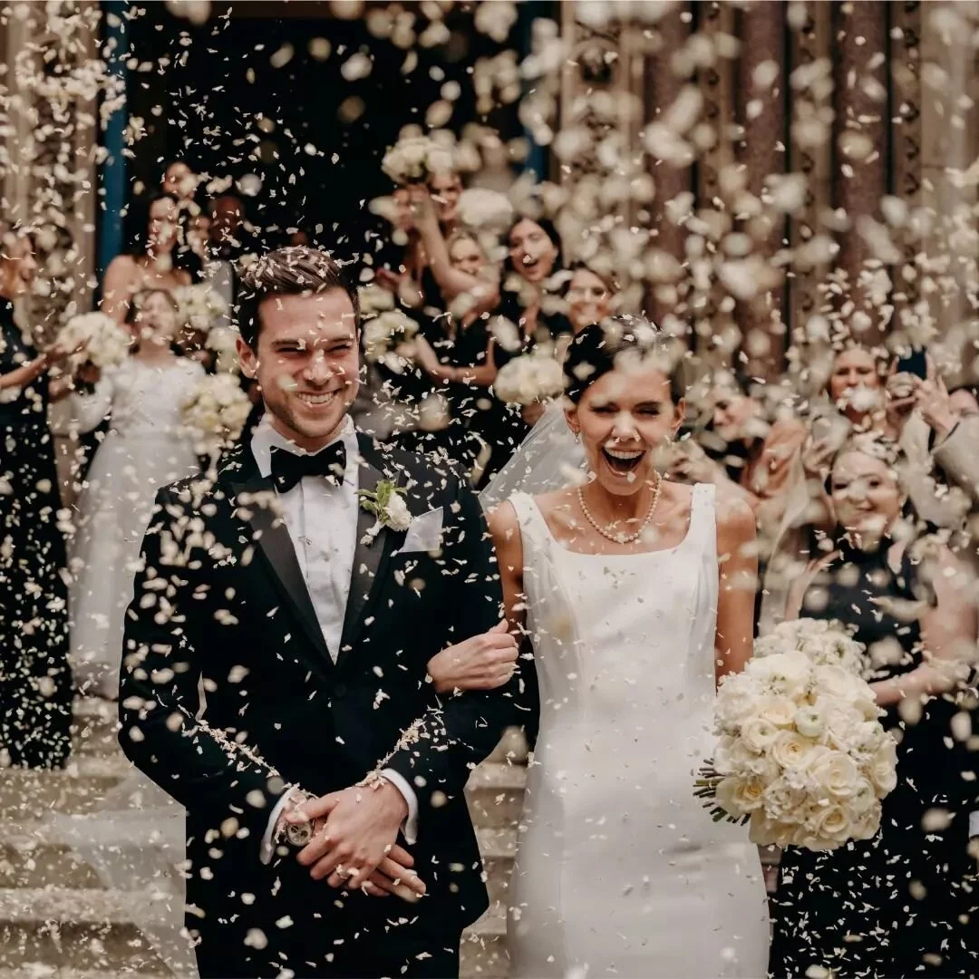 Couldn't have asked for a better way to start my 2023 wedding season!

Elizabeth and Steve absolutely nailed it ❤

👰 @cara.elizabeth.campbell
Planner @ann.nicholas.weddings
Venue @thenedlondon @drapershallevents
Flowers @ivyameliaflorals
Mua @maira.