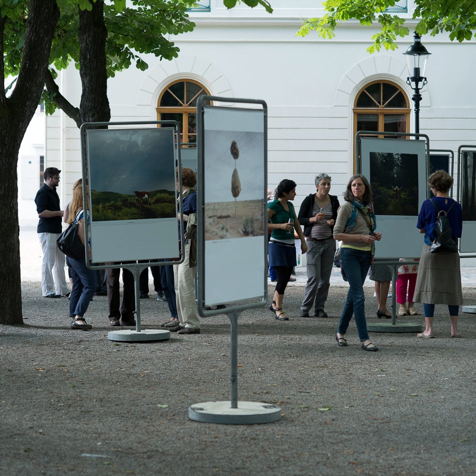 Ausstellungsansicht_Münsterplatz_Basel_POPCAP13_Vernissage_08.jpg