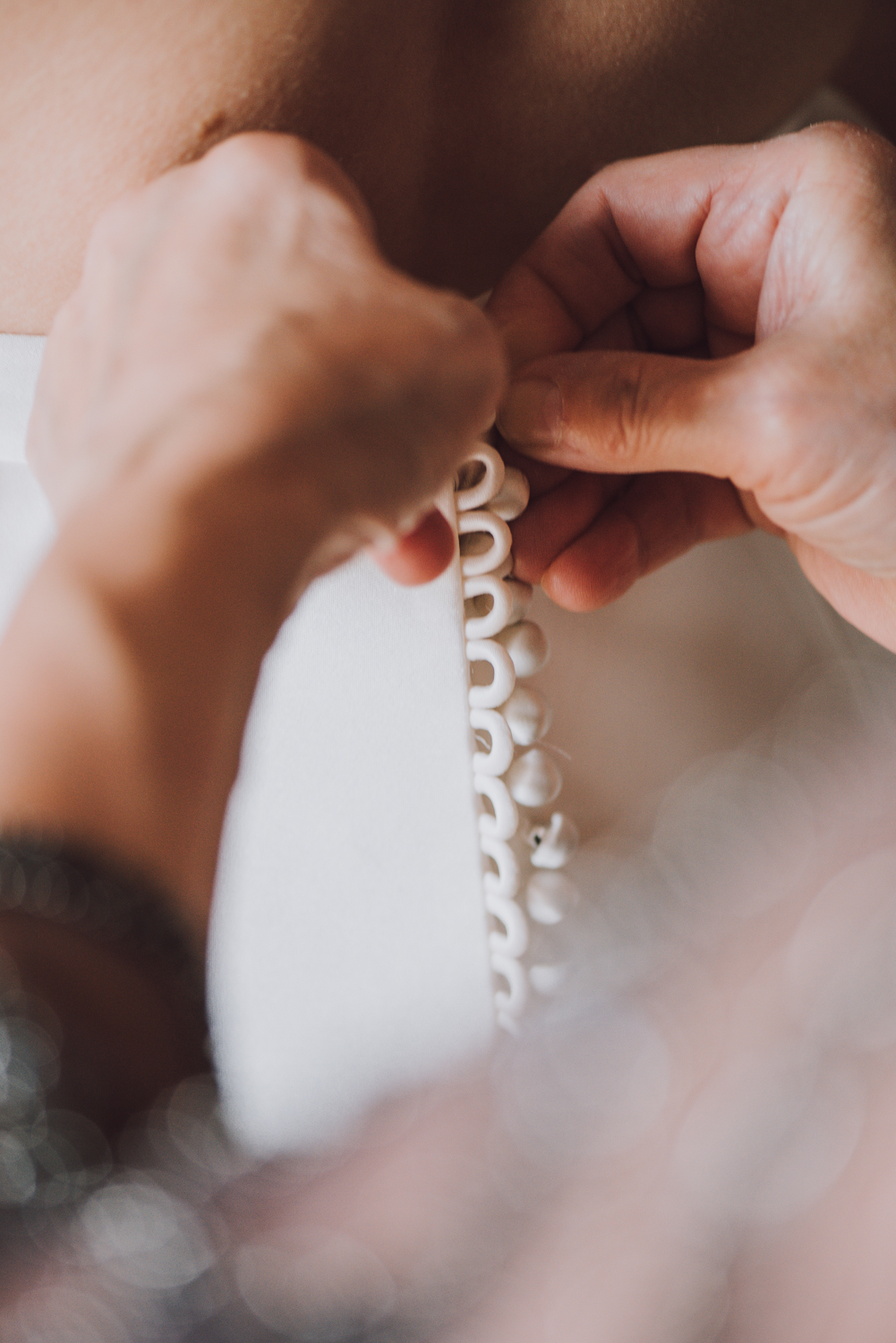 len_lynne_wedding_getting ready_dress_edgartown-1711.jpg