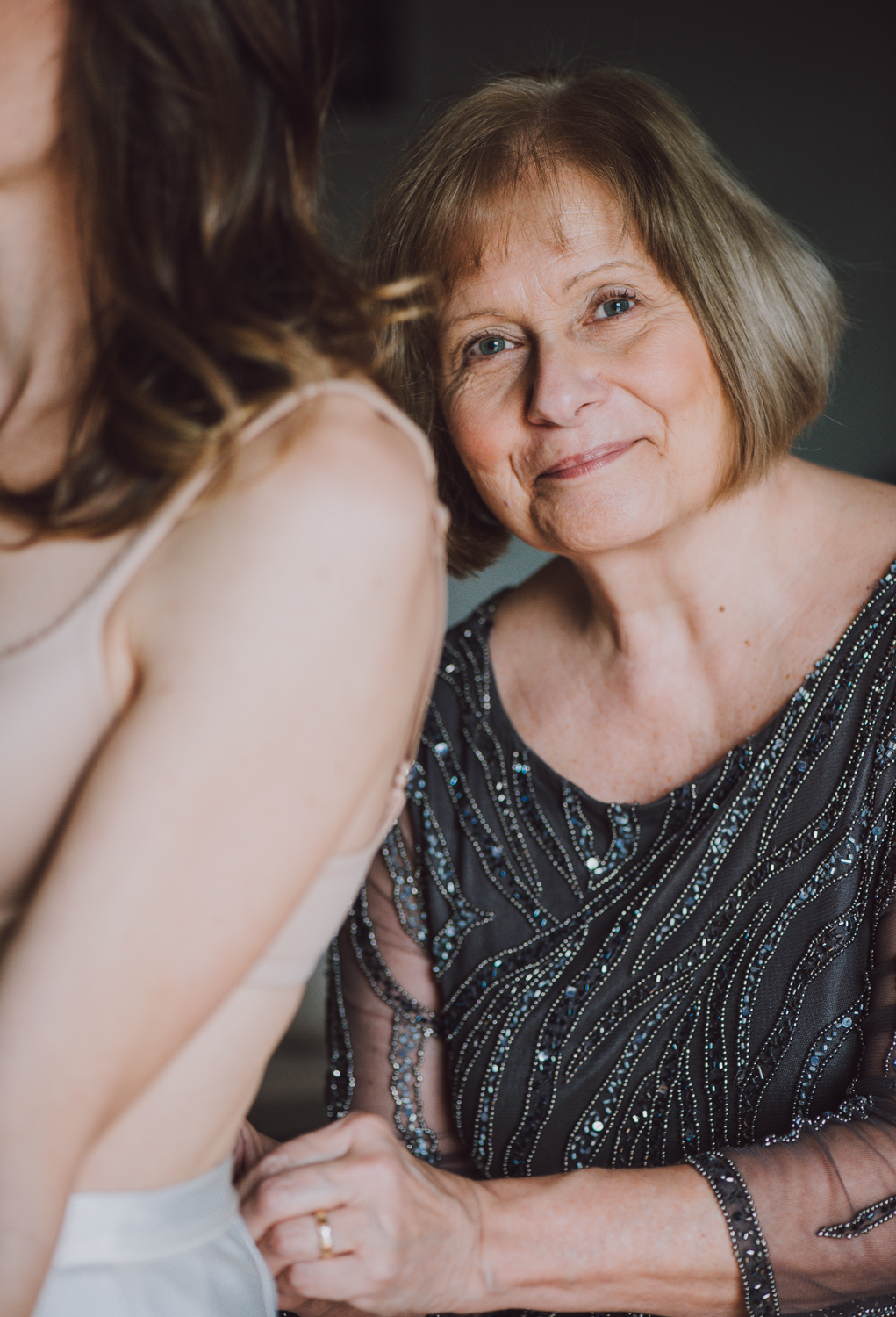 len_lynne_wedding_getting_ready_edgarrtown-1731.jpg