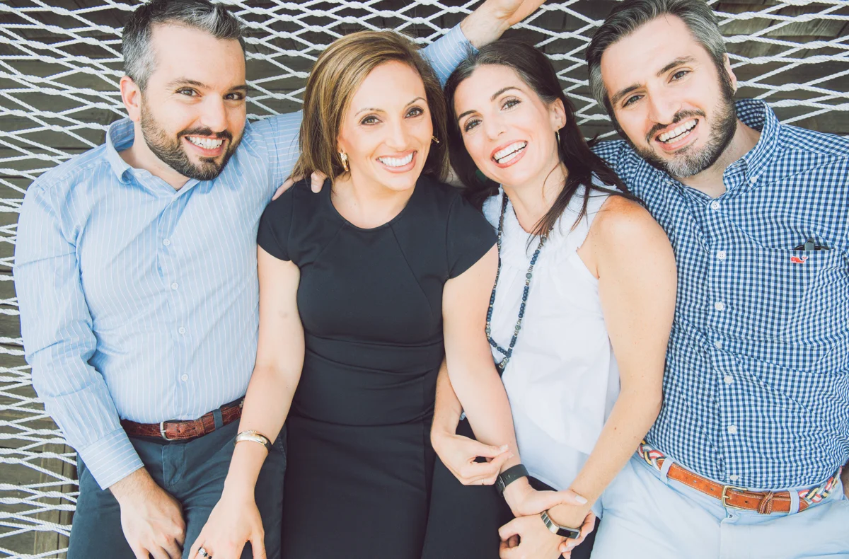 sibilings_home_family_portrait_marthas_vineyard_vineyard_haven-2501.jpg