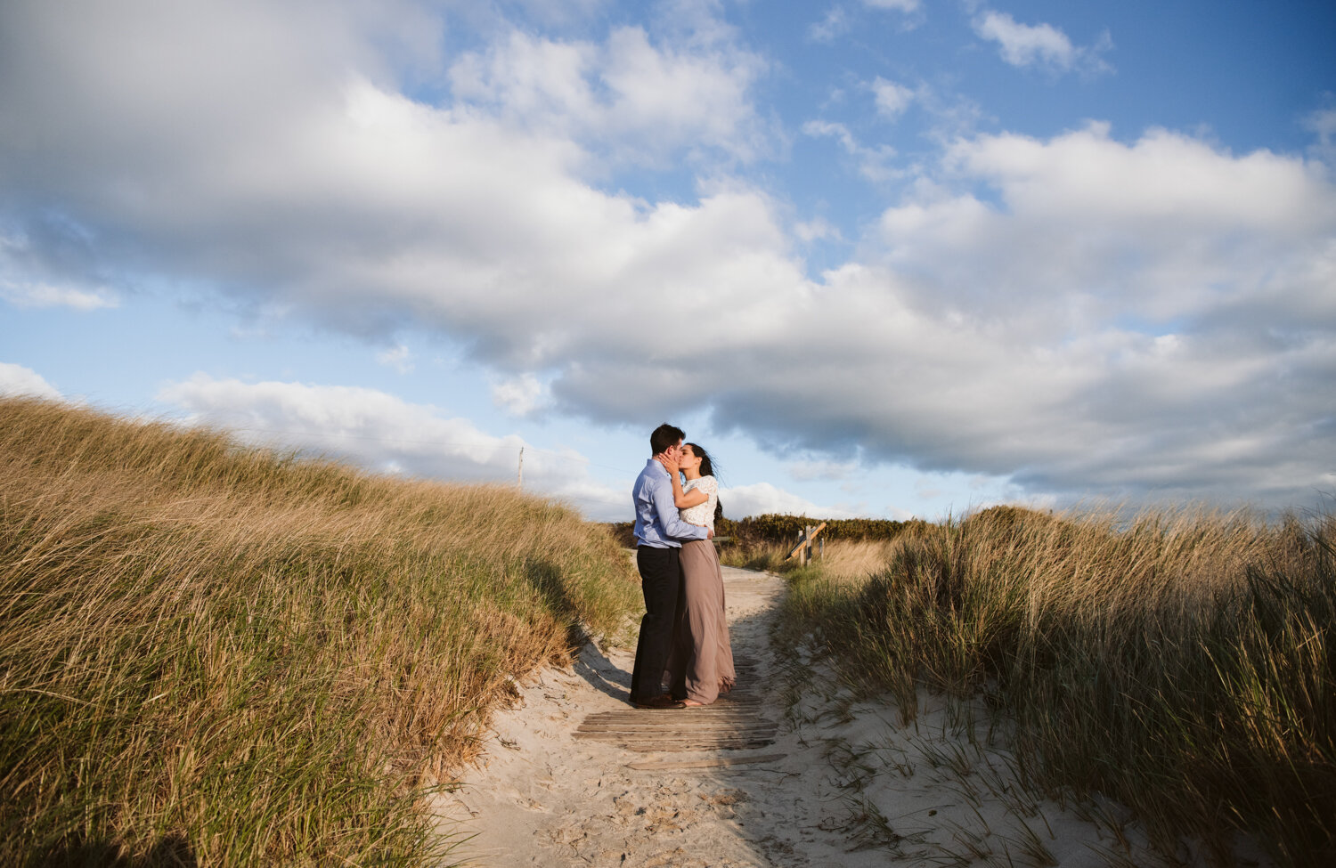 DSC_5416_gabrielle_matt_aquinnah_beach_engagement.jpg