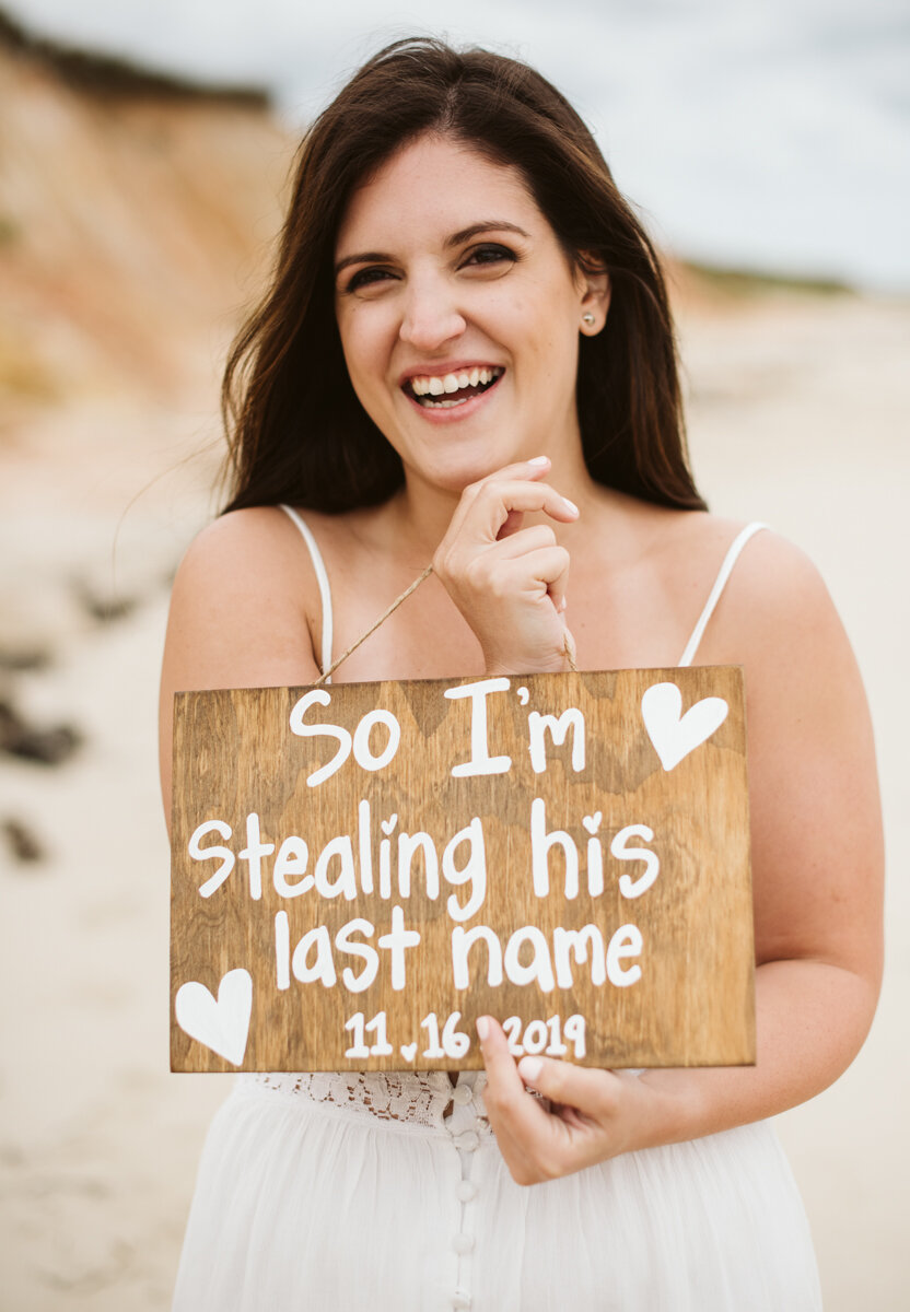 DSC_6406_andrea_john_aquinnah_beach_engagement.jpg